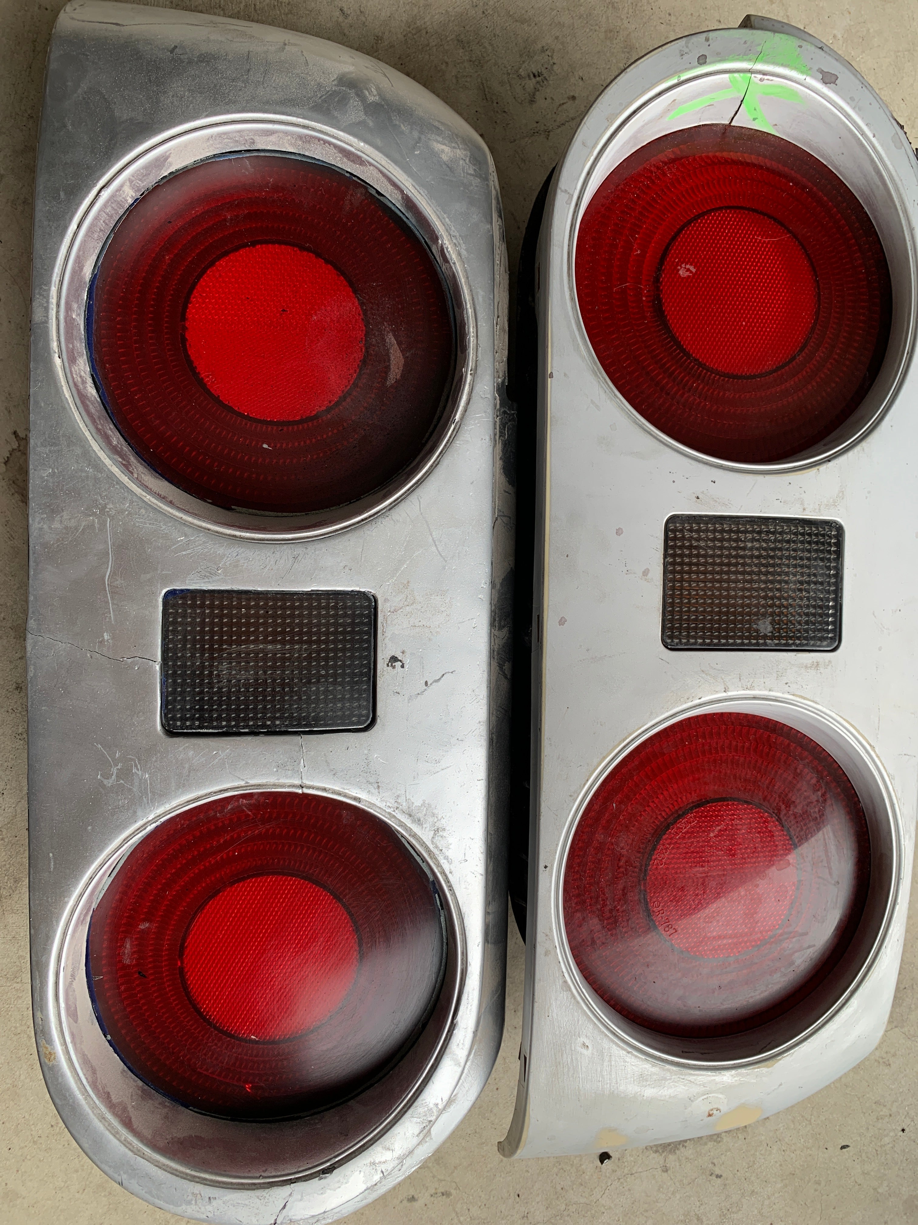 Tail lights, R32 Coupe
