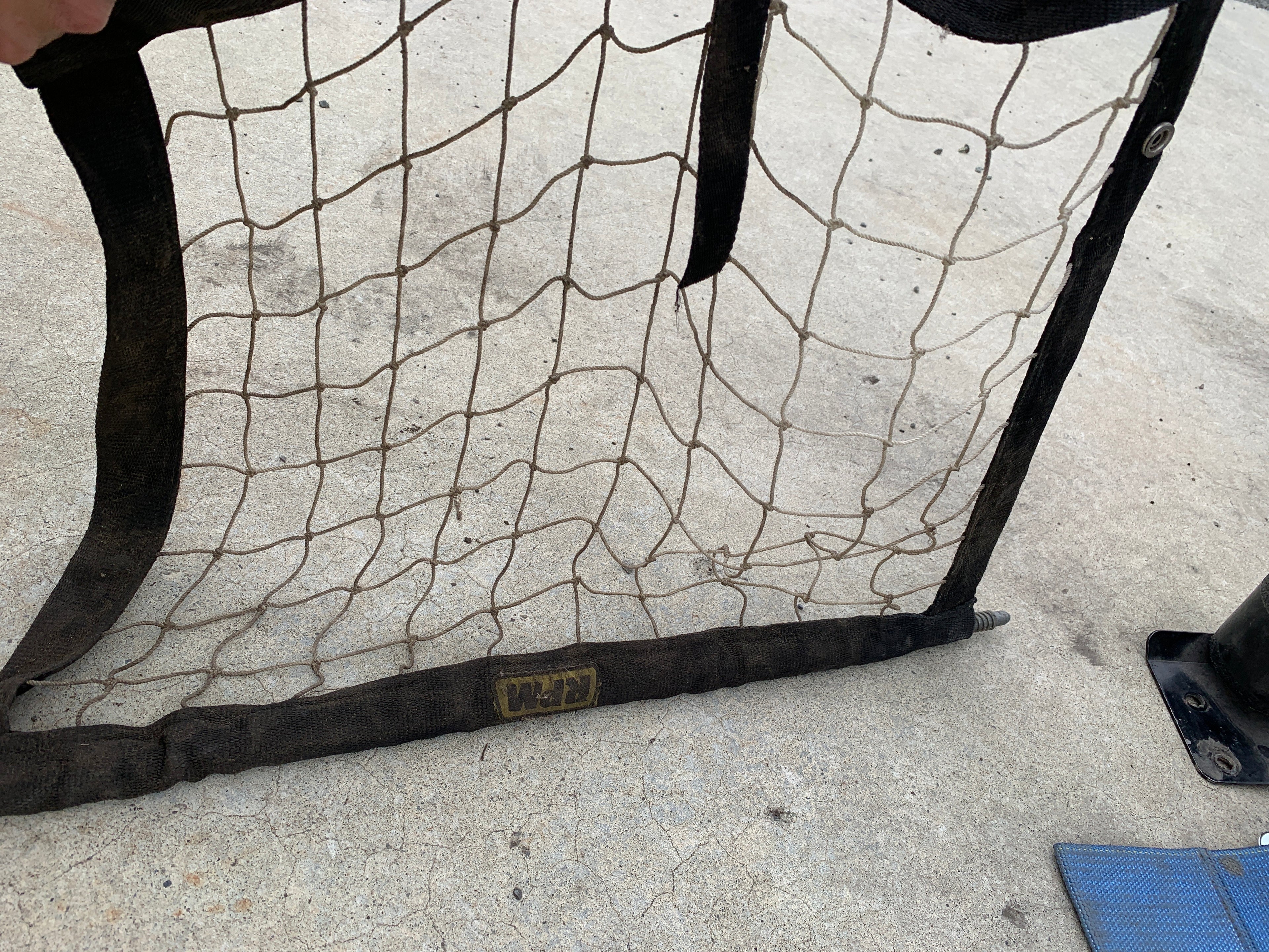 Half Cage, R32
