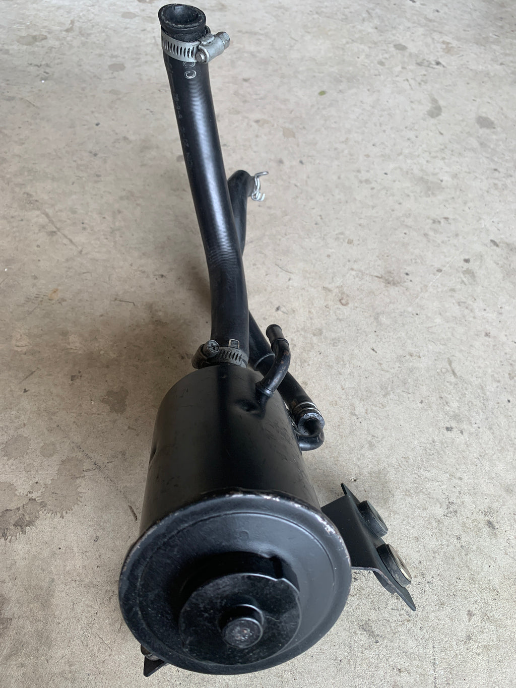 Power Steering Reservoir, R32