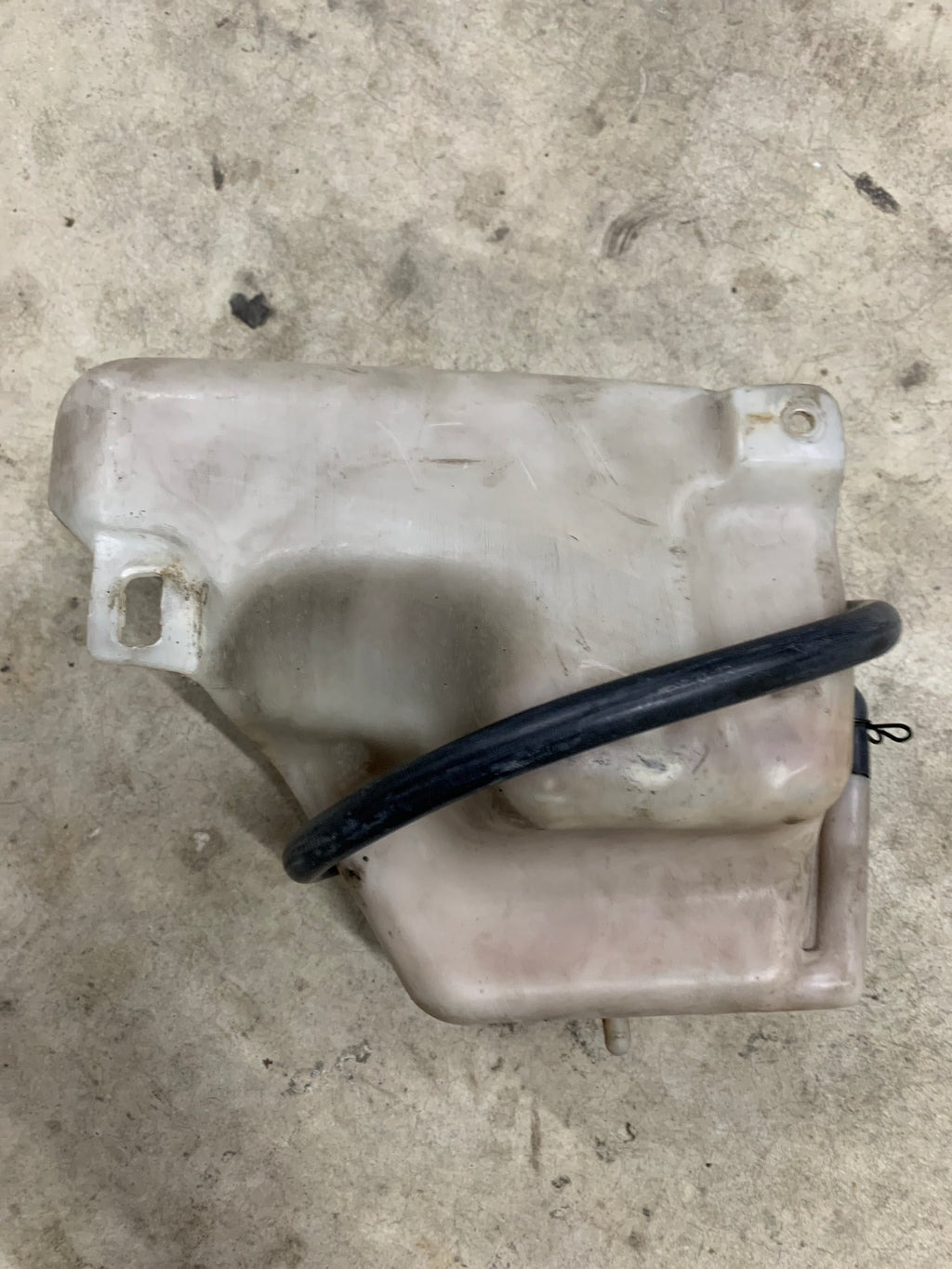 Damaged Radiator Overflow, R32