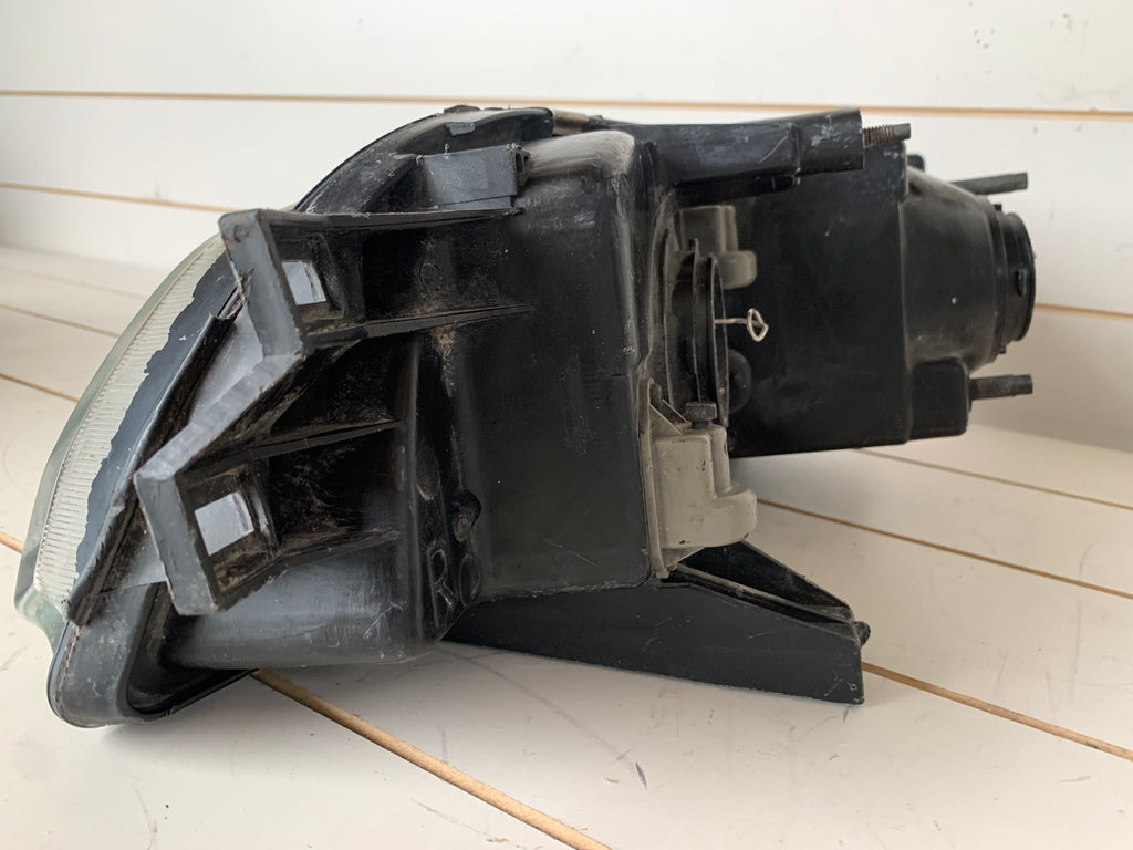 RIGHT Head Light (damaged), R32
