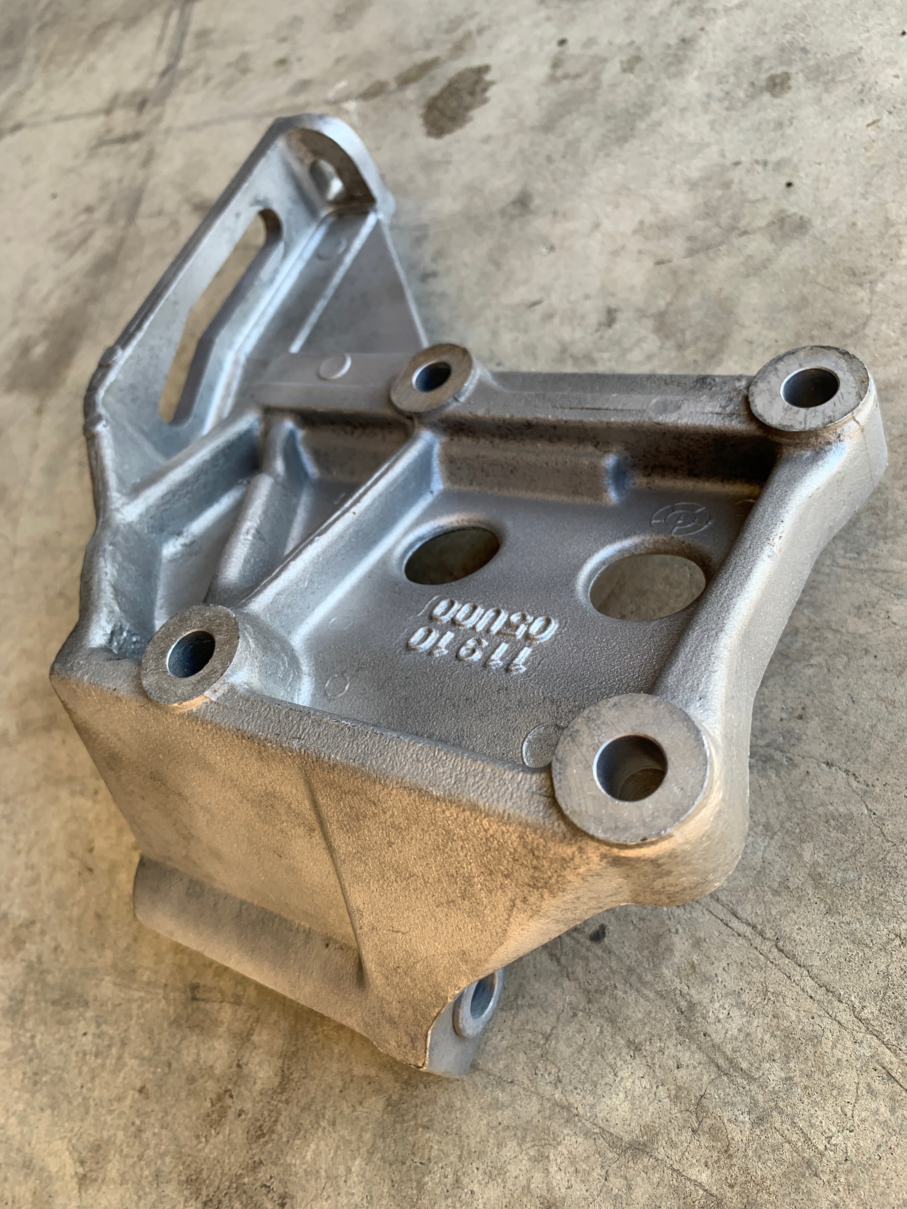 AC Compressor Bracket, R32 GTR