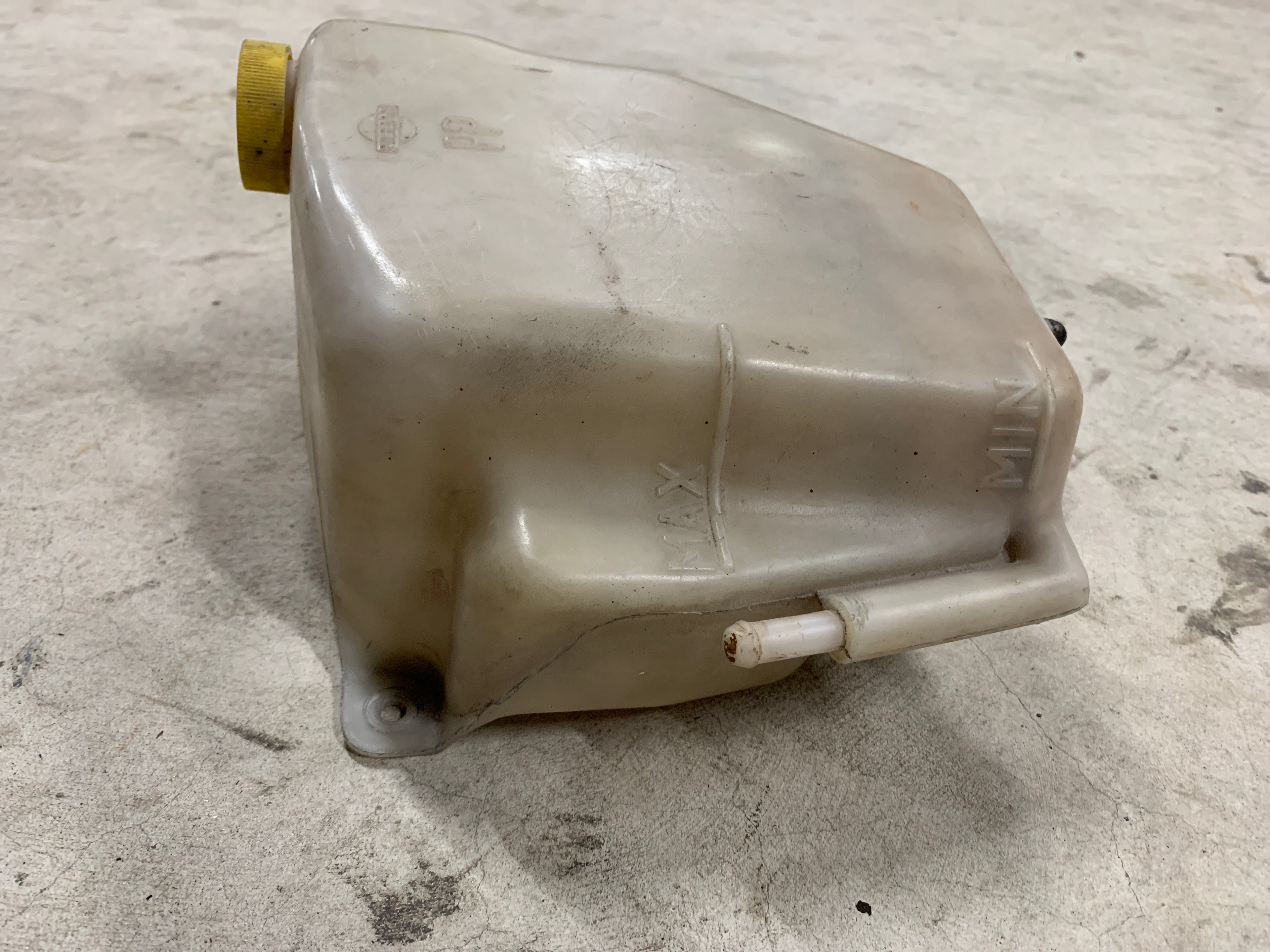 Radiator Overflow, R32