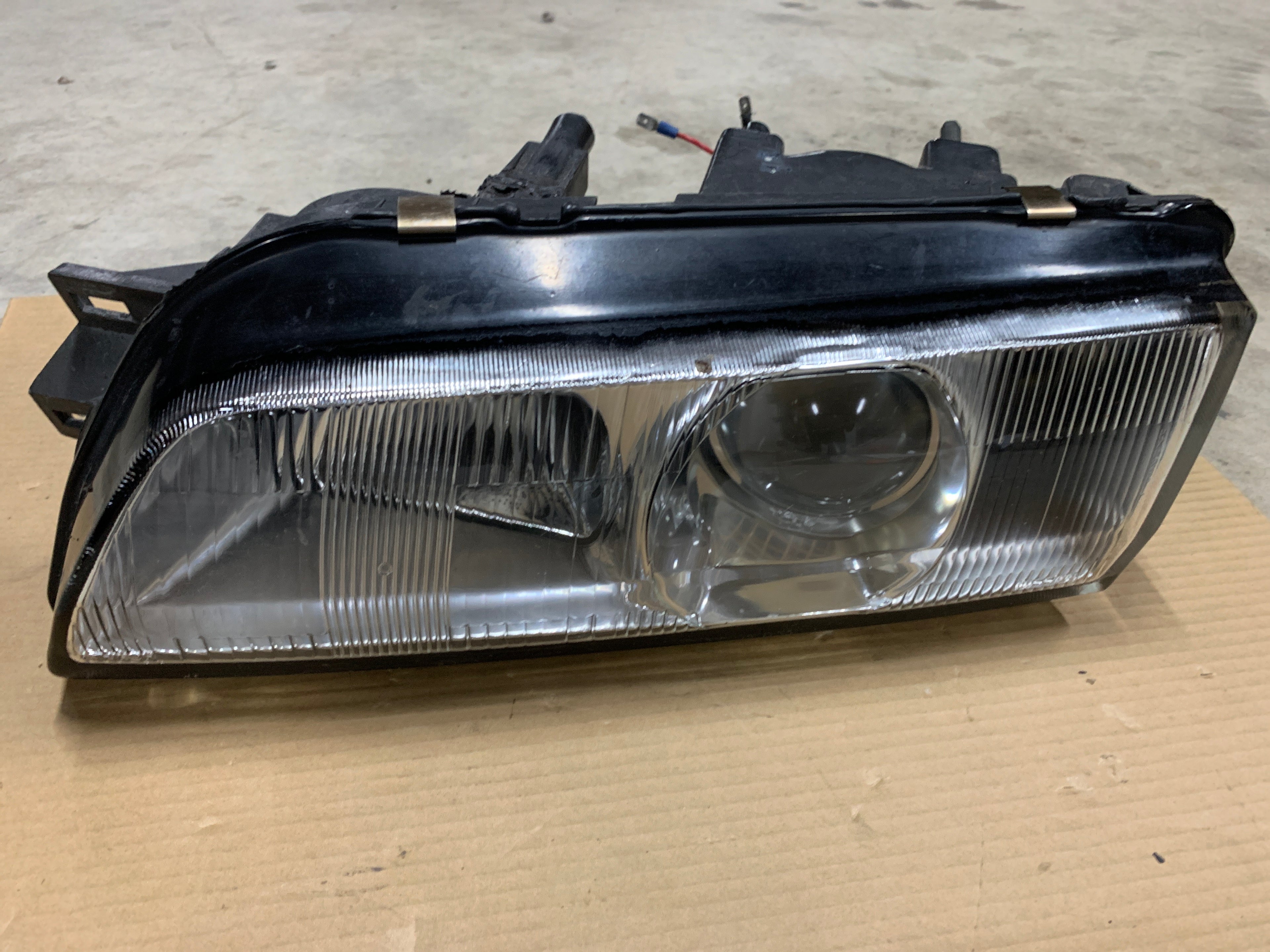LEFT Head Light (damaged), R32