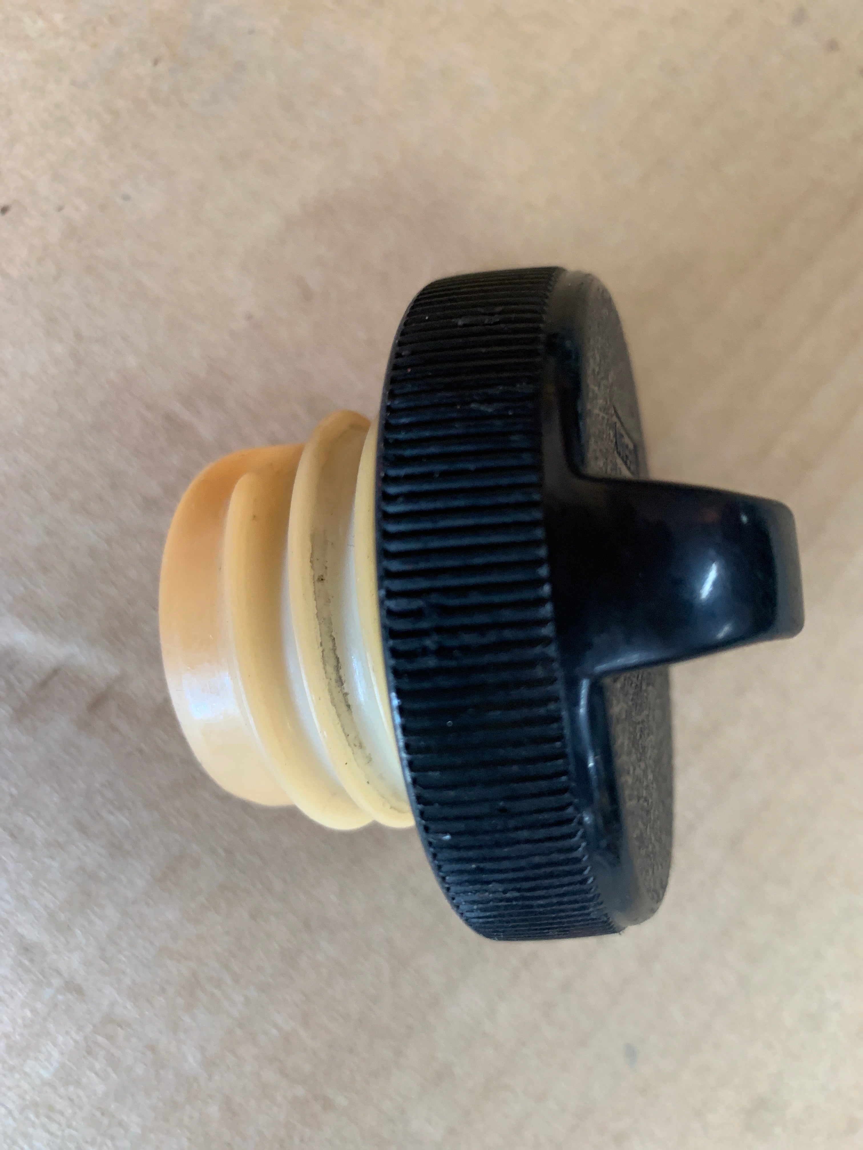Fuel Cap, R32