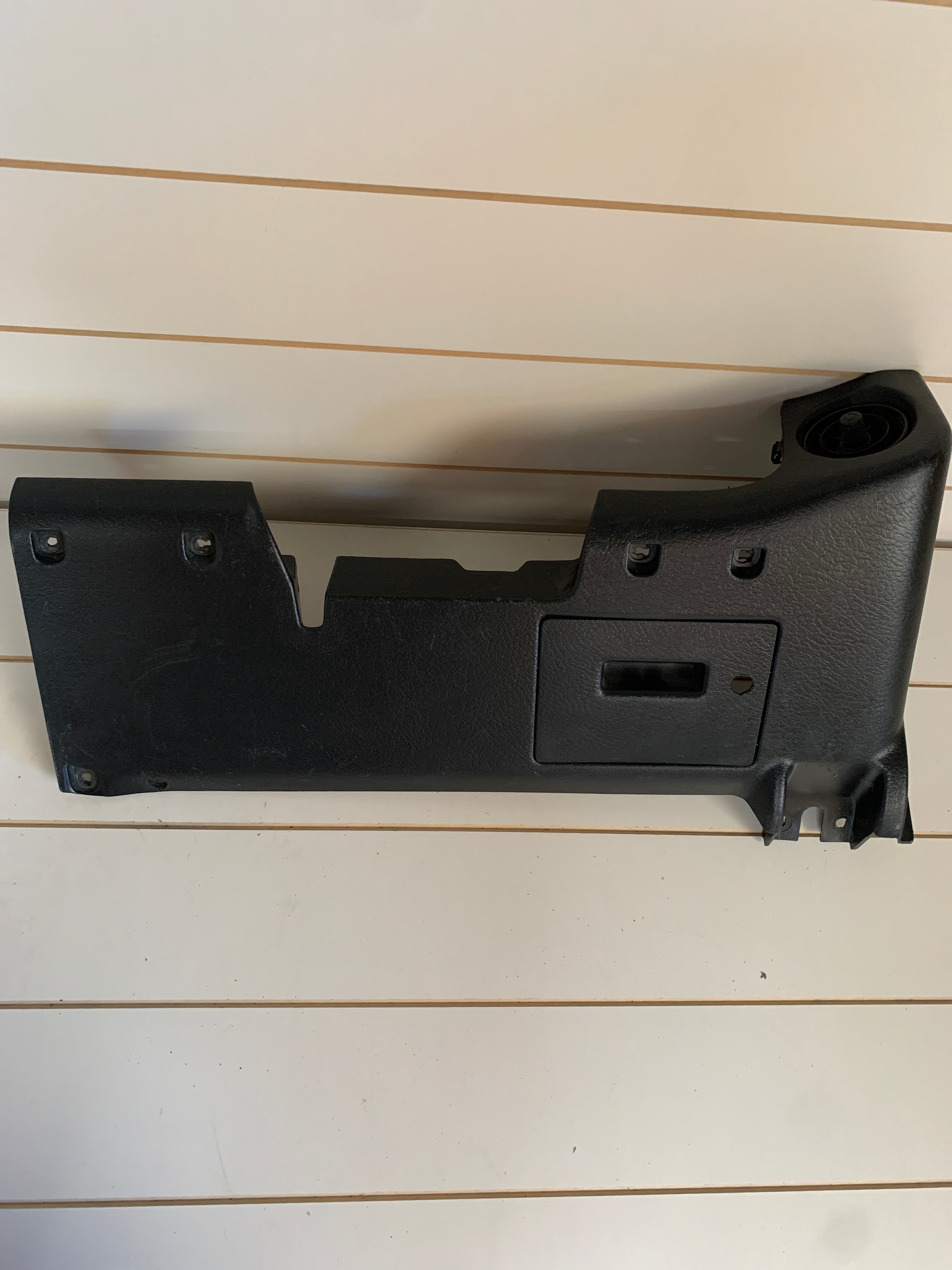 Lower Dash Panel, R32