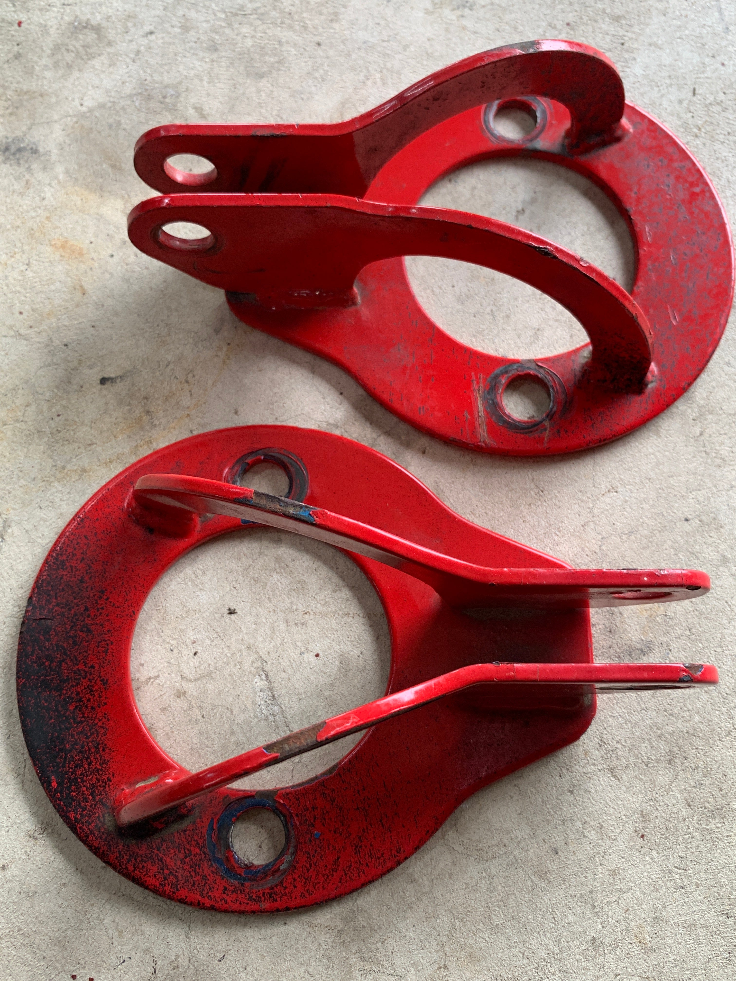 Rear Strut Brace Brackets, R32