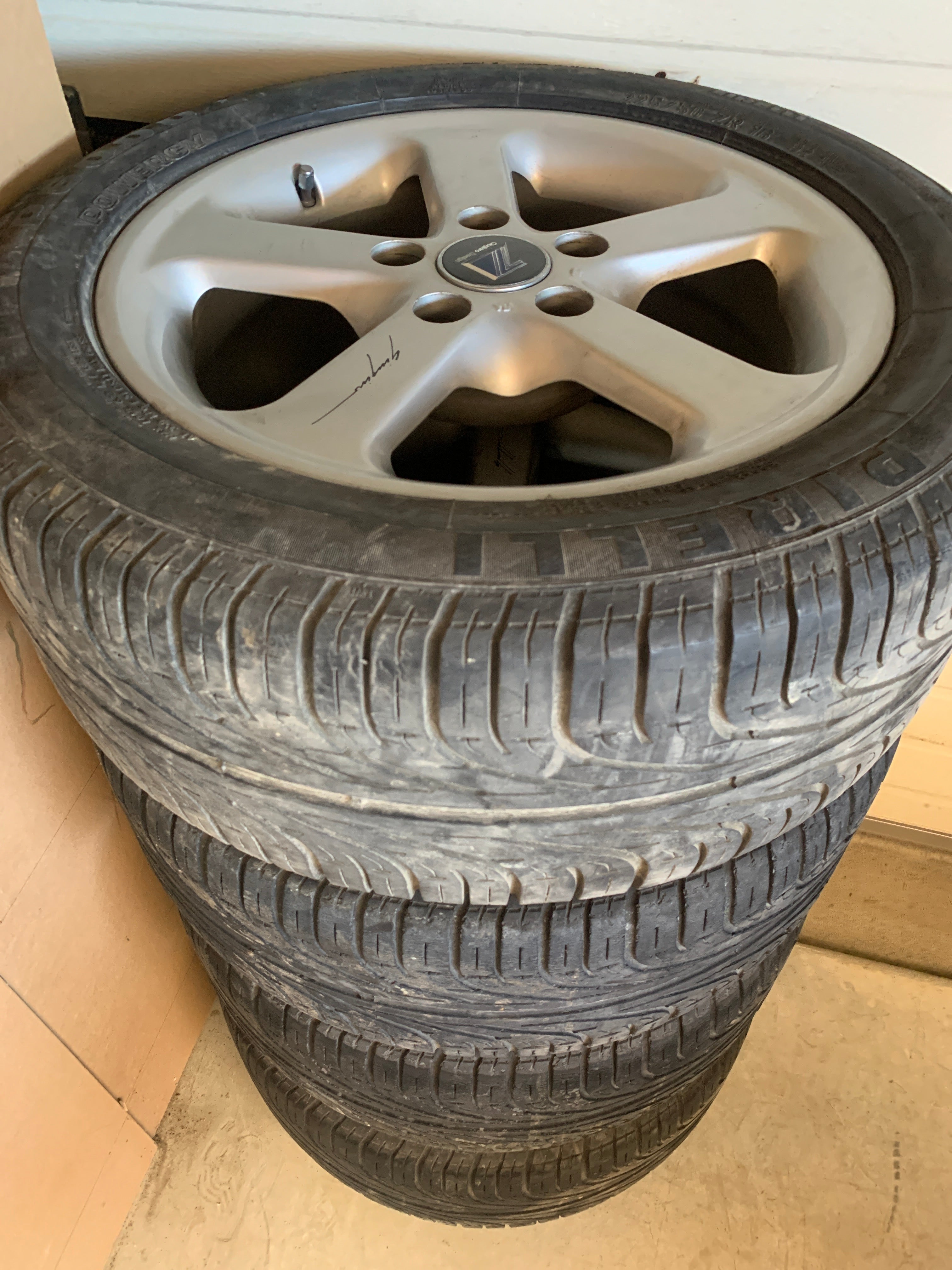 Giugiaro Wheels 225/50 R16