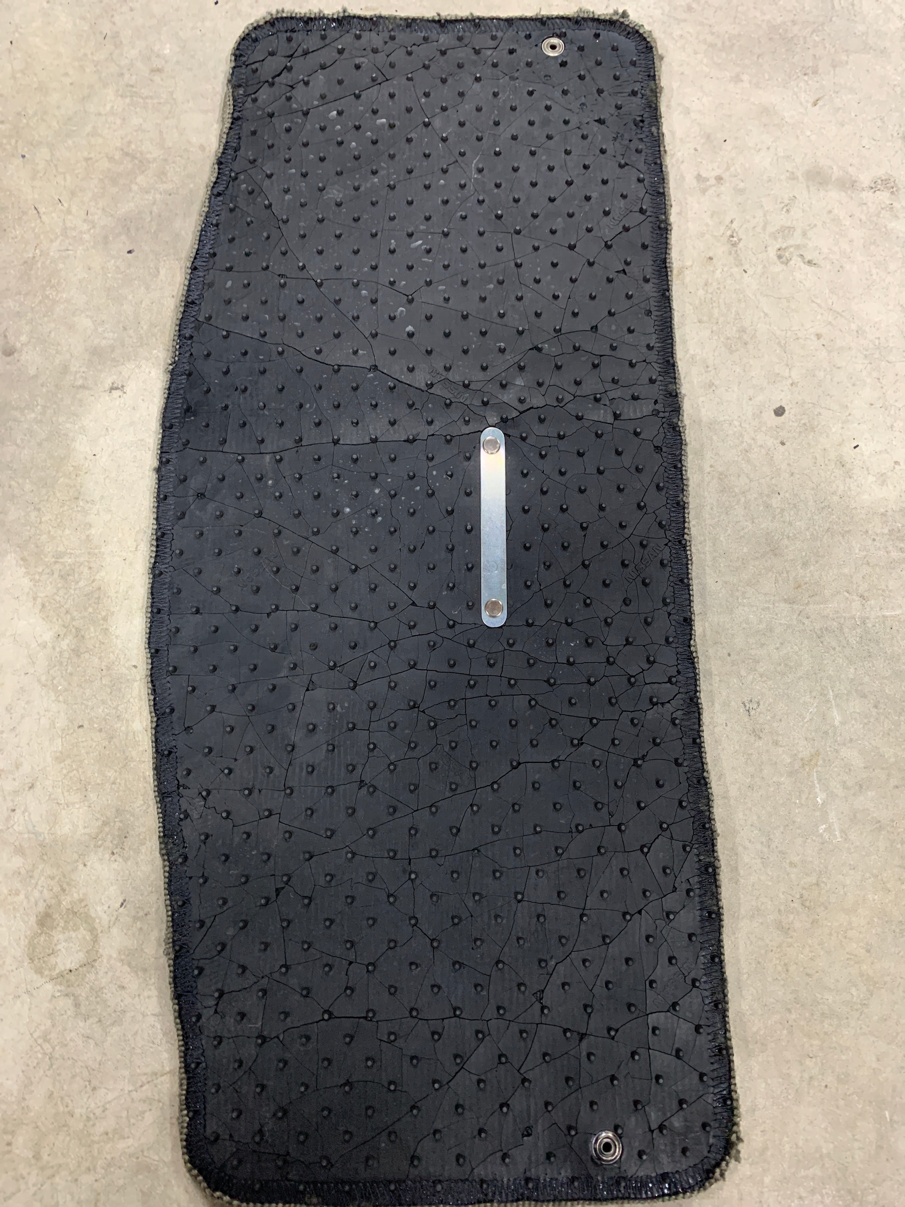 Rear Center Mat, R32