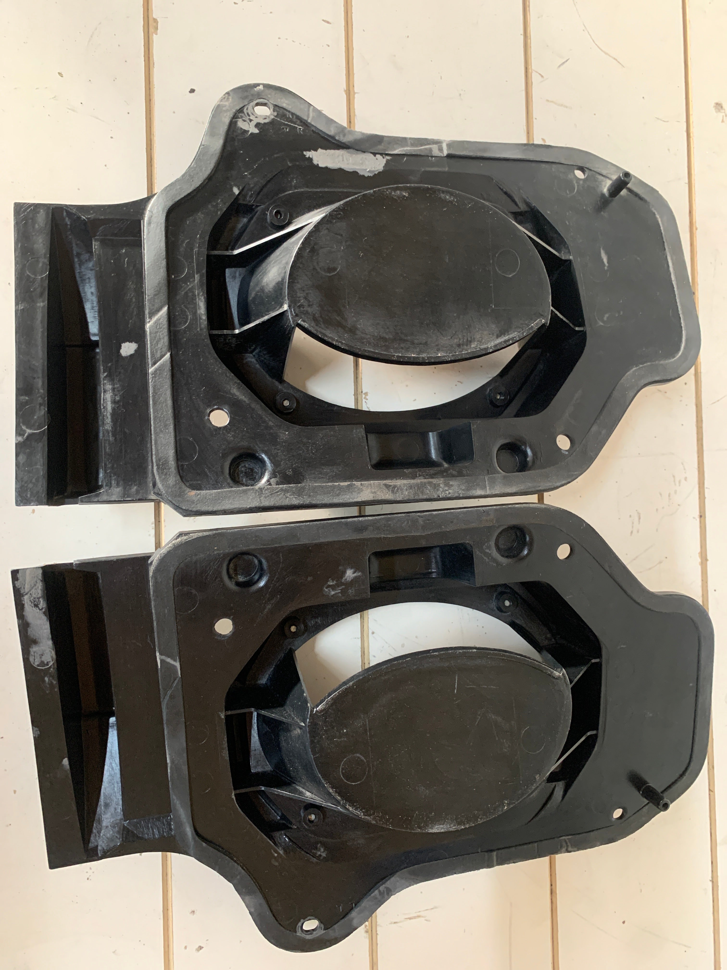 Front Speakers Holders, R32