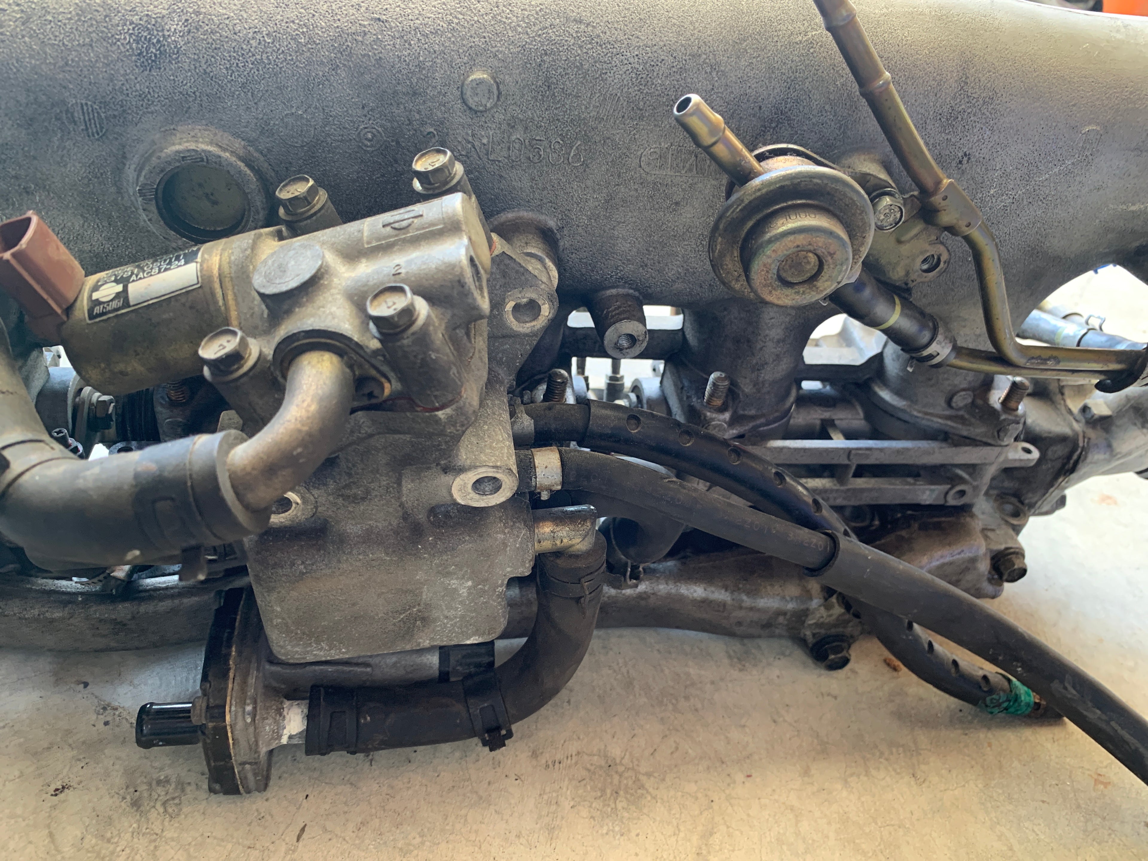 Intake Manifold w/Injectors, R33 GTR