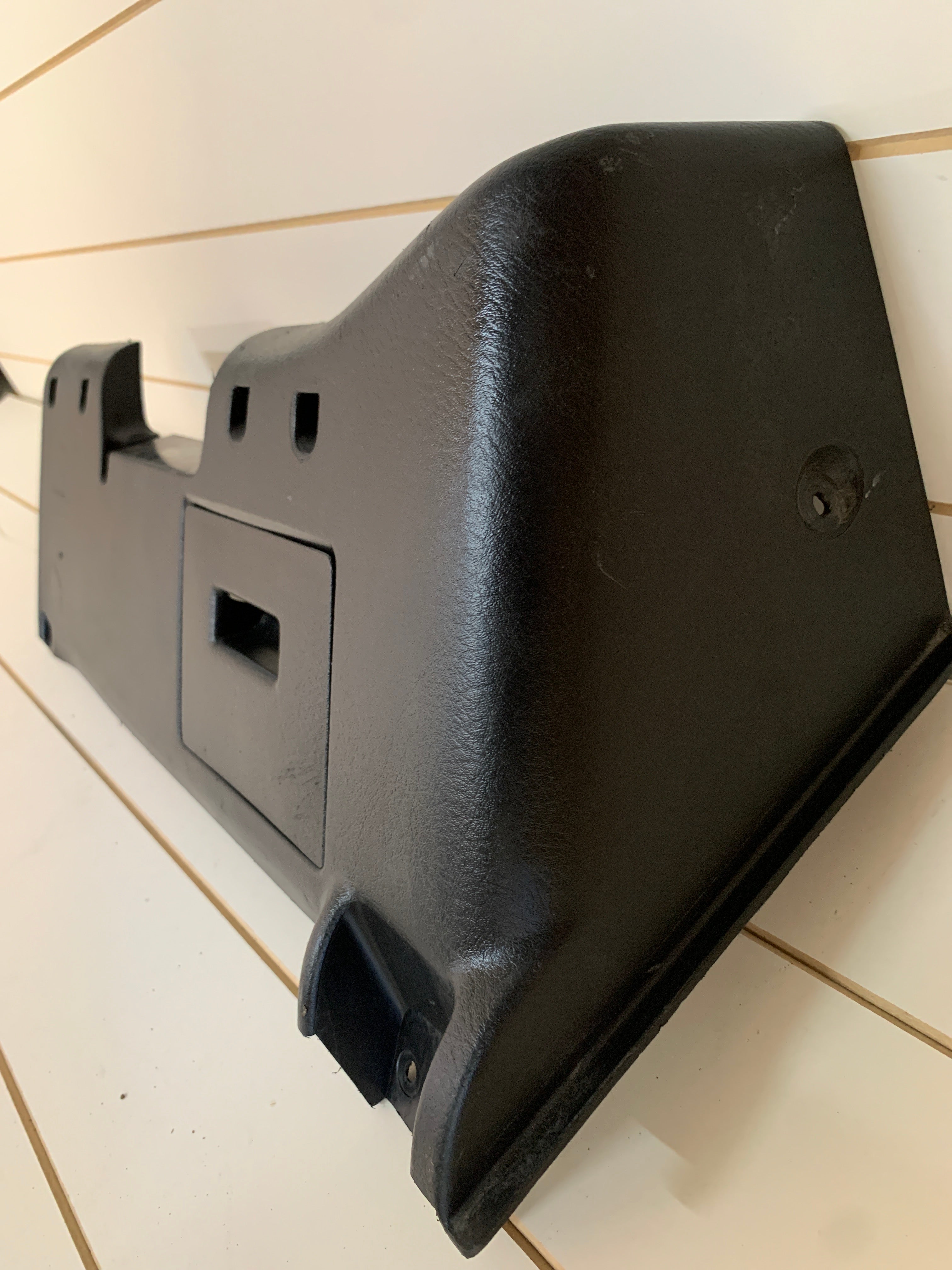 Lower Dash Panel, R32