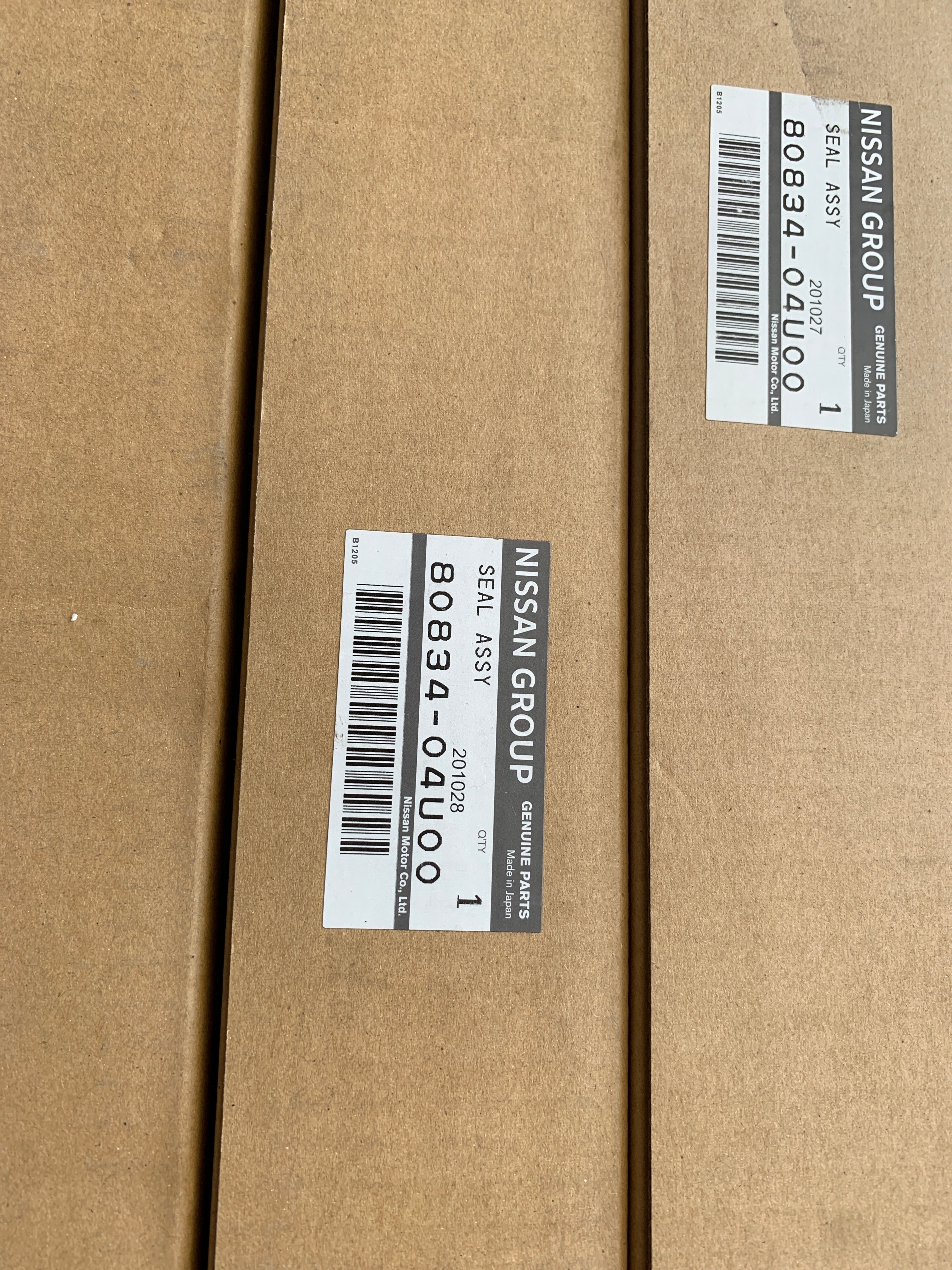 NEW Genuine Door Moulding, R32 Coupe