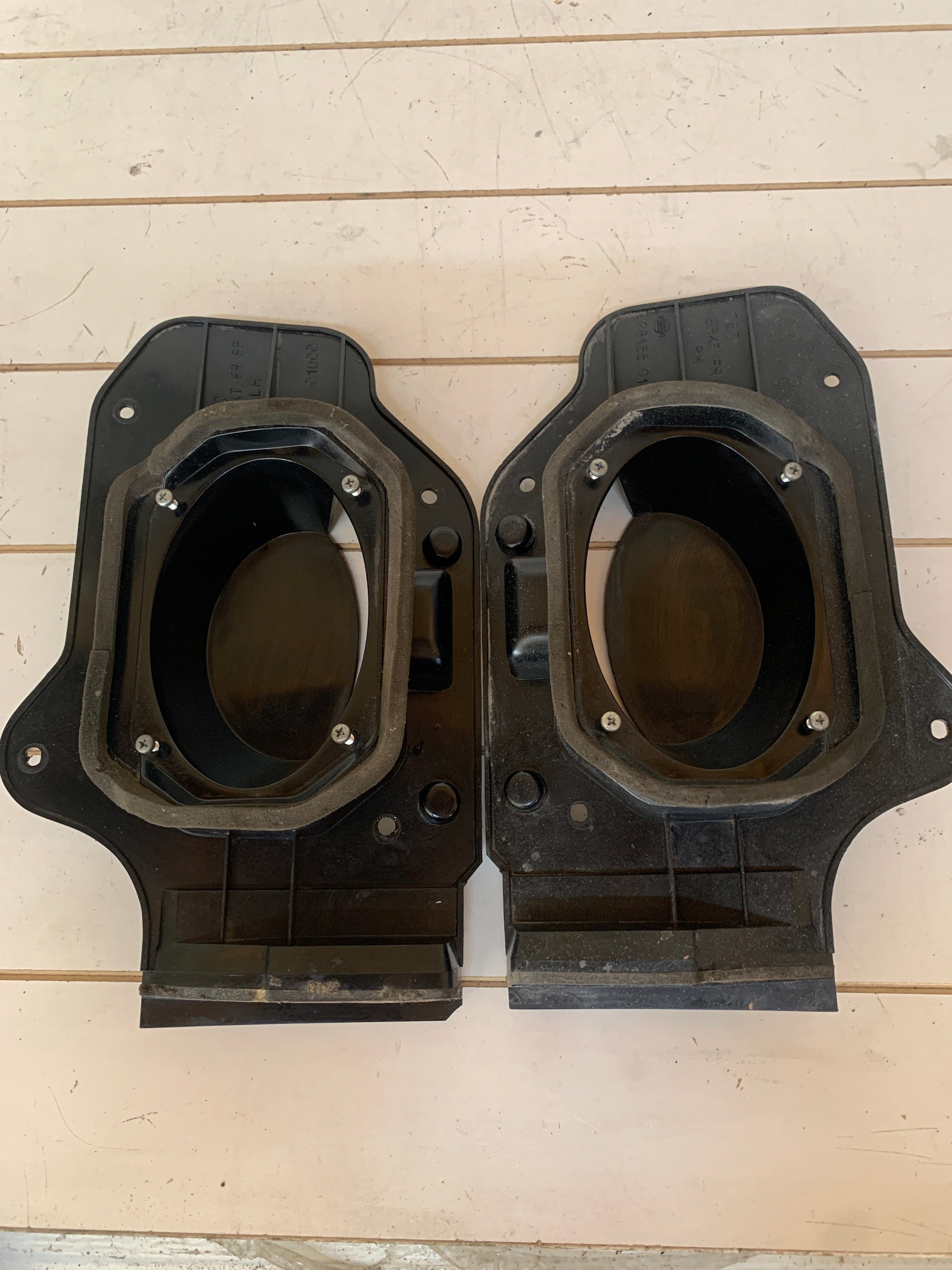 Front Speakers Holders, R32