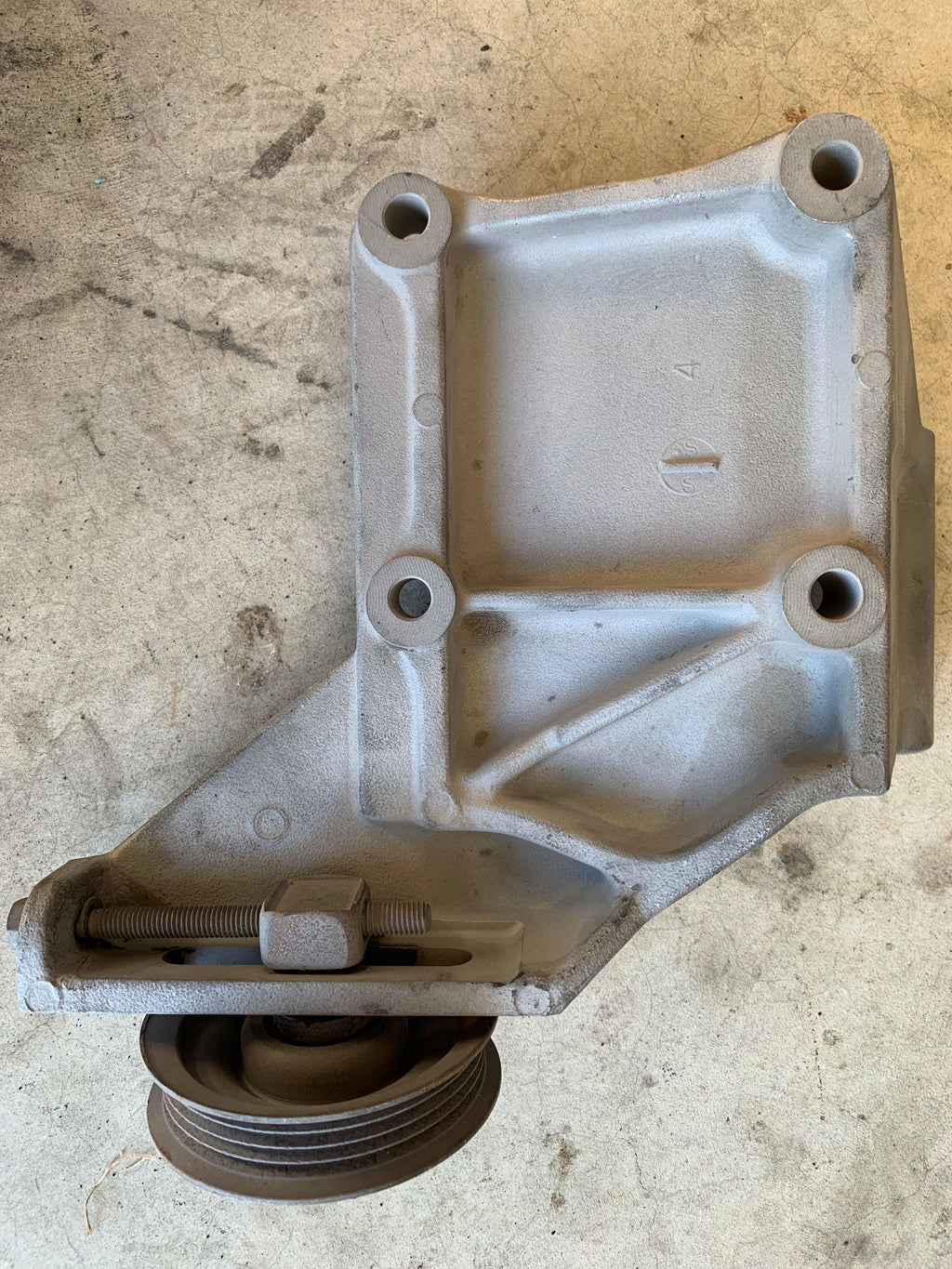 AC Compressor Bracket, R33 rwd