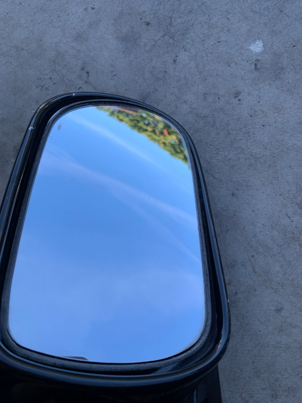 LEFT Wing Mirror, R32 4dr