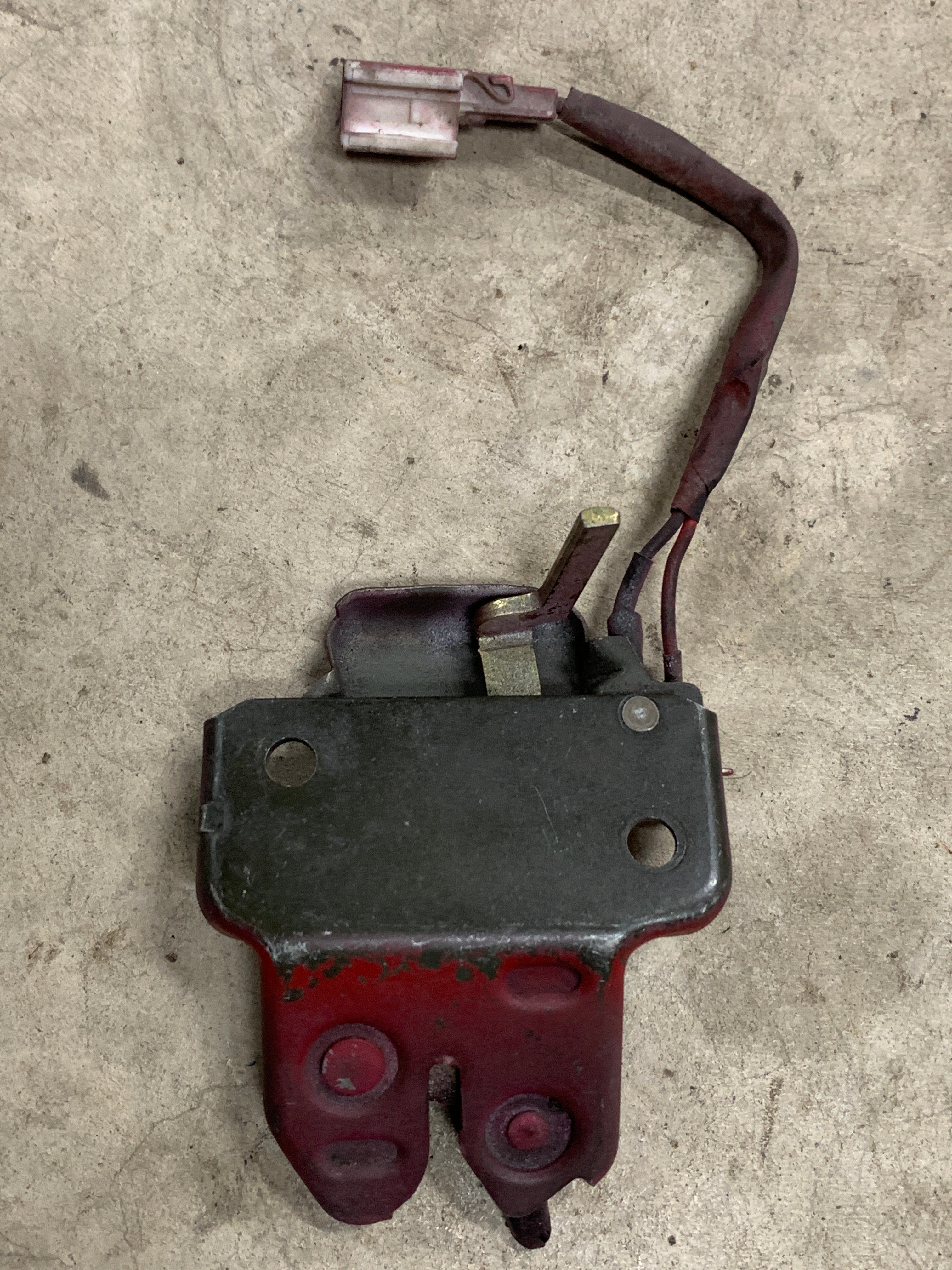Boot latch, R32