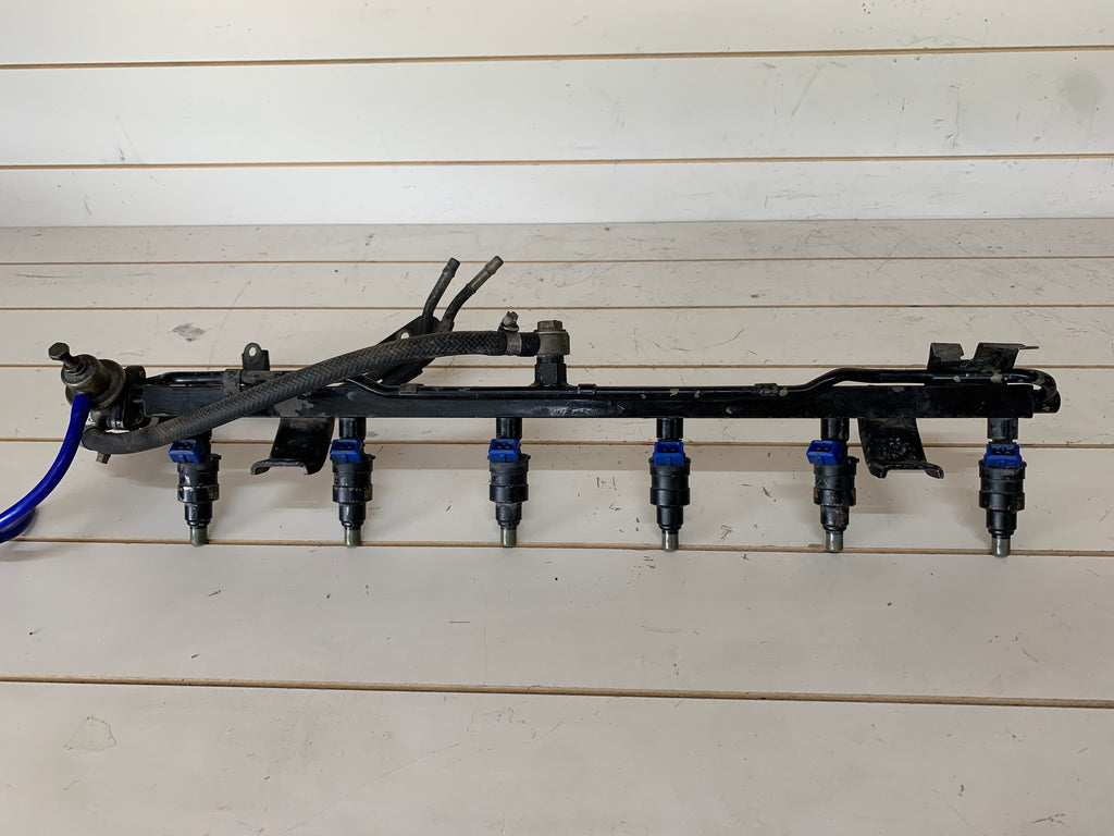 Fuel Rail w/injectors, R32 GTR
