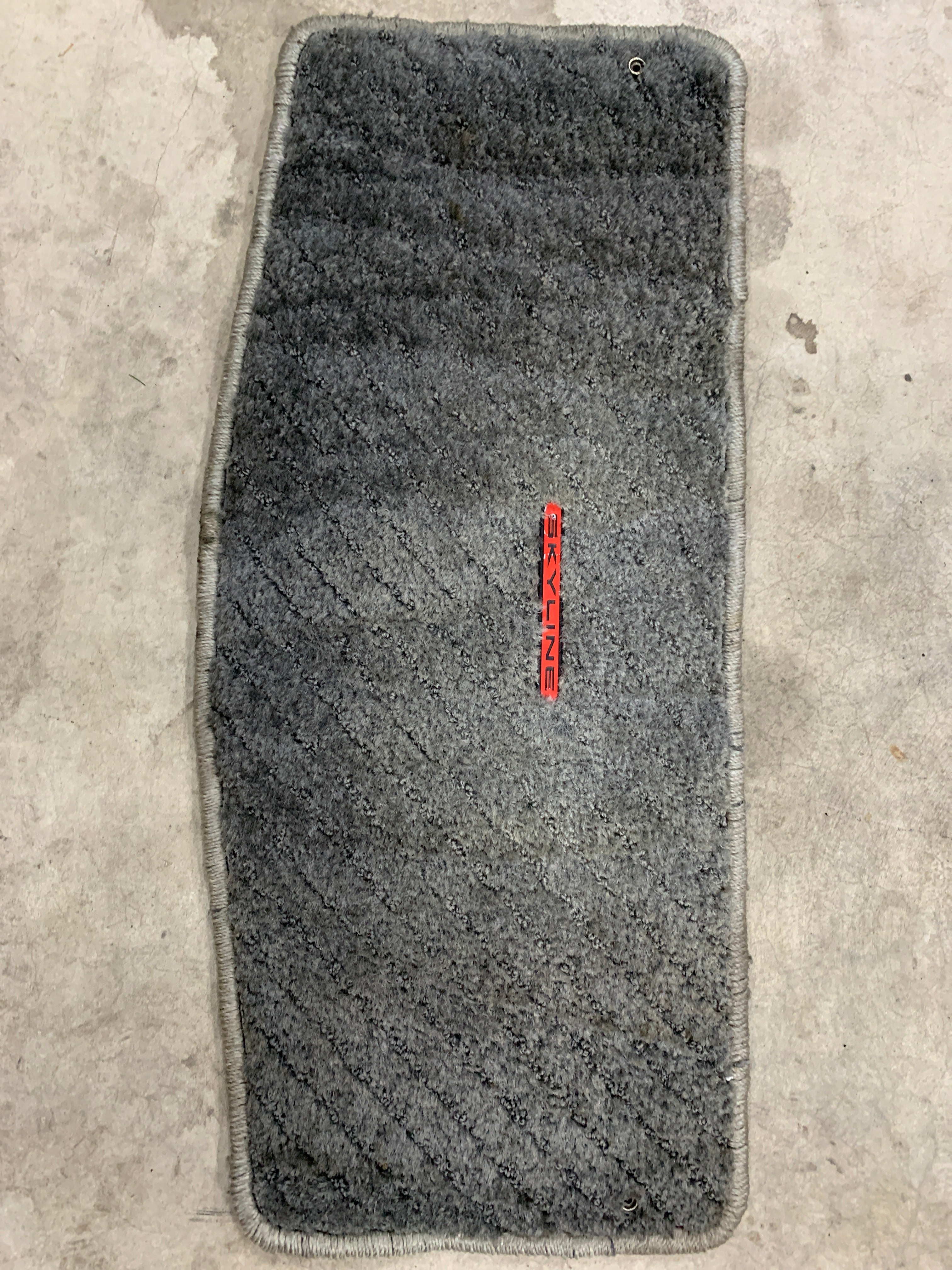 Rear Center Mat, R32
