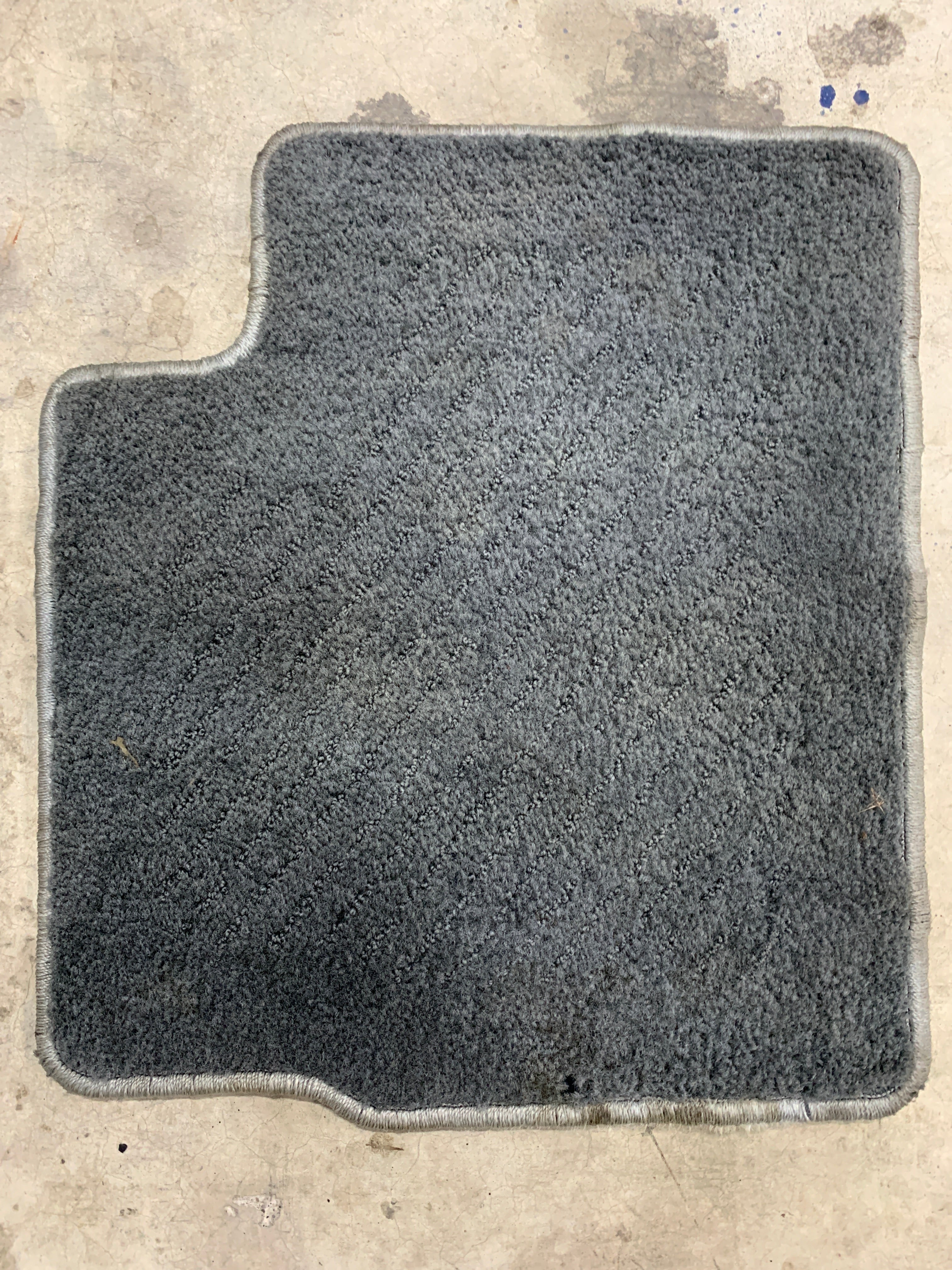 Right Rear Mat, R32