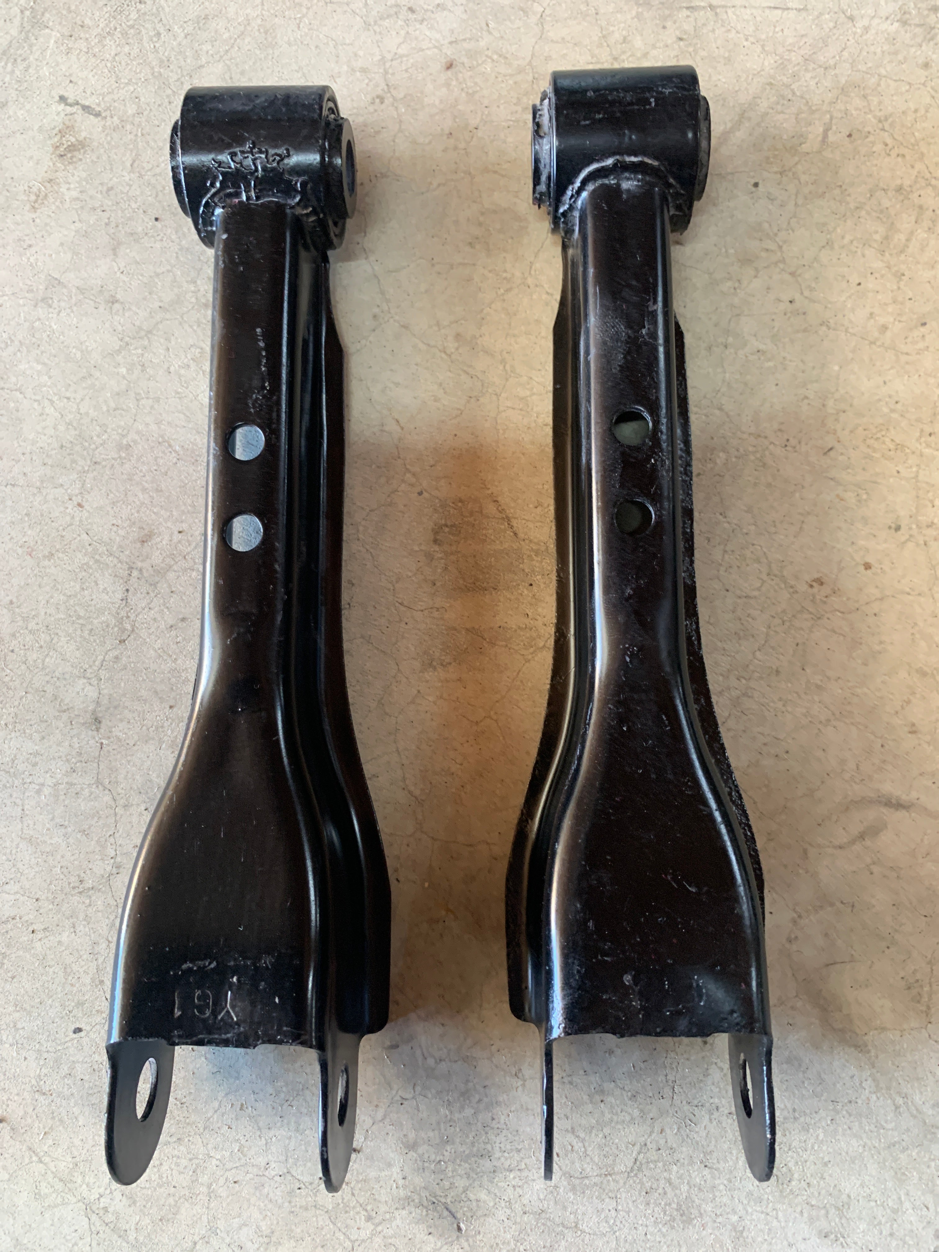 UPPER Rear Traction Arms, R32