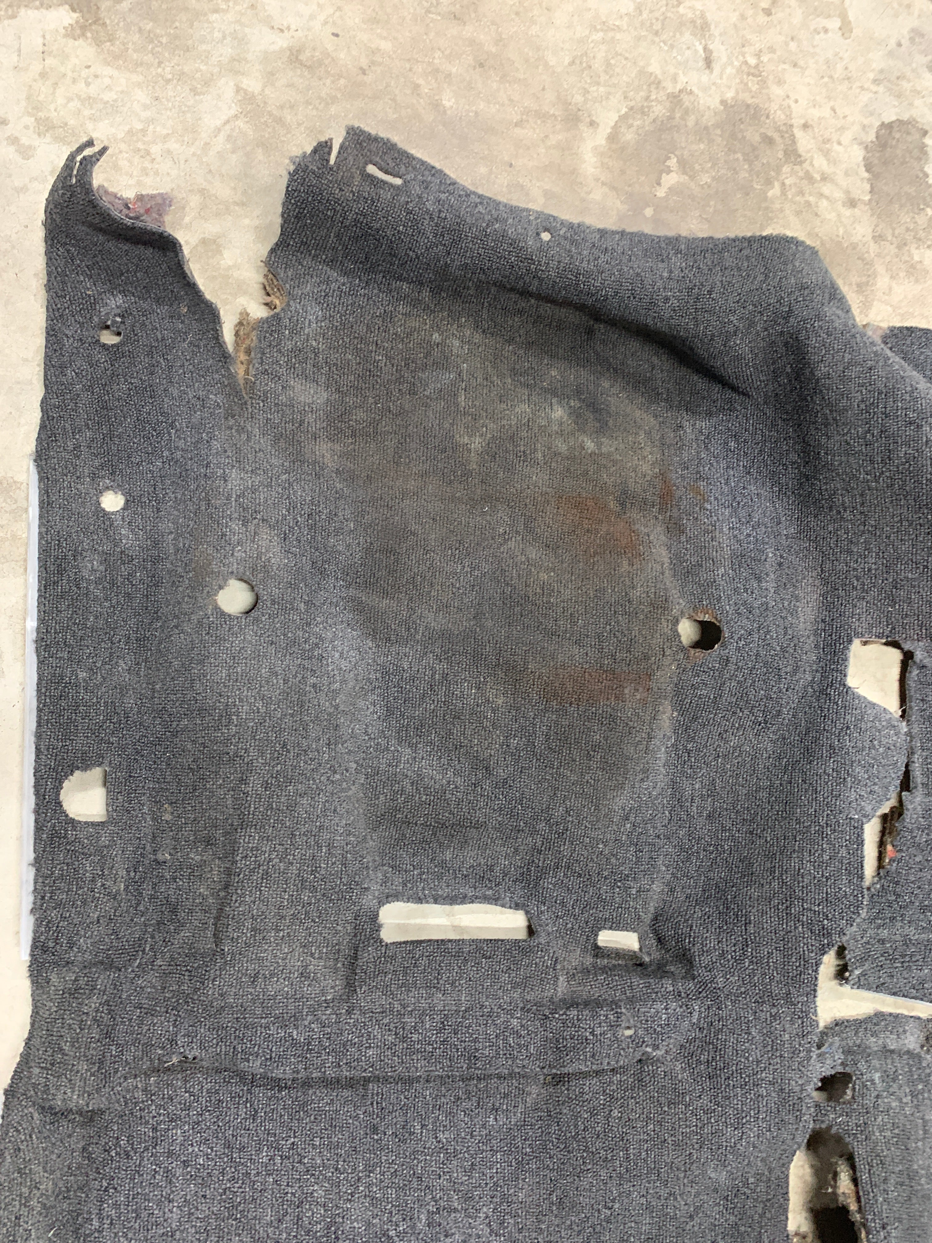 *CUT Cabin Carpet, R32 Coupe