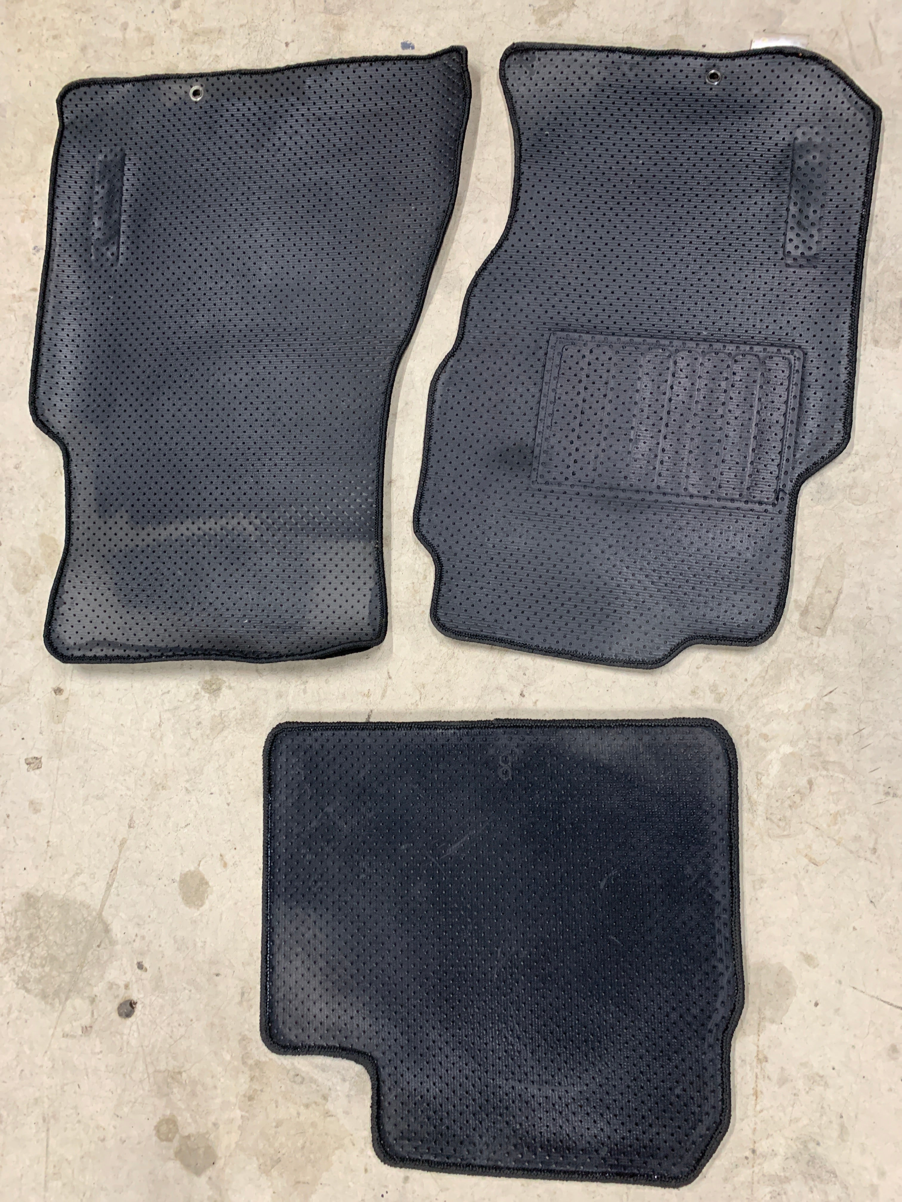 Kansai Service Floor Mats, R32