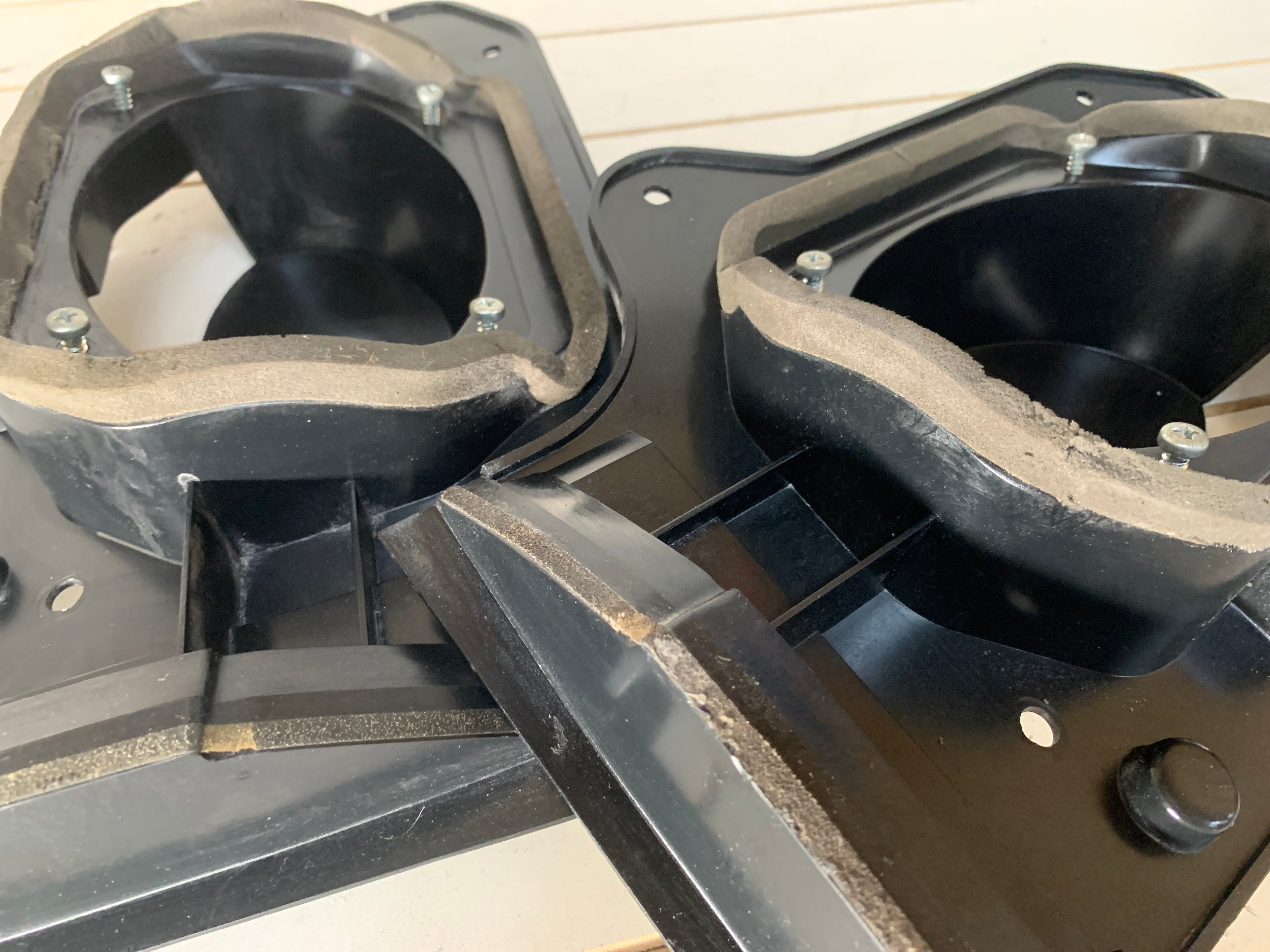 Front Speakers Holders, R32