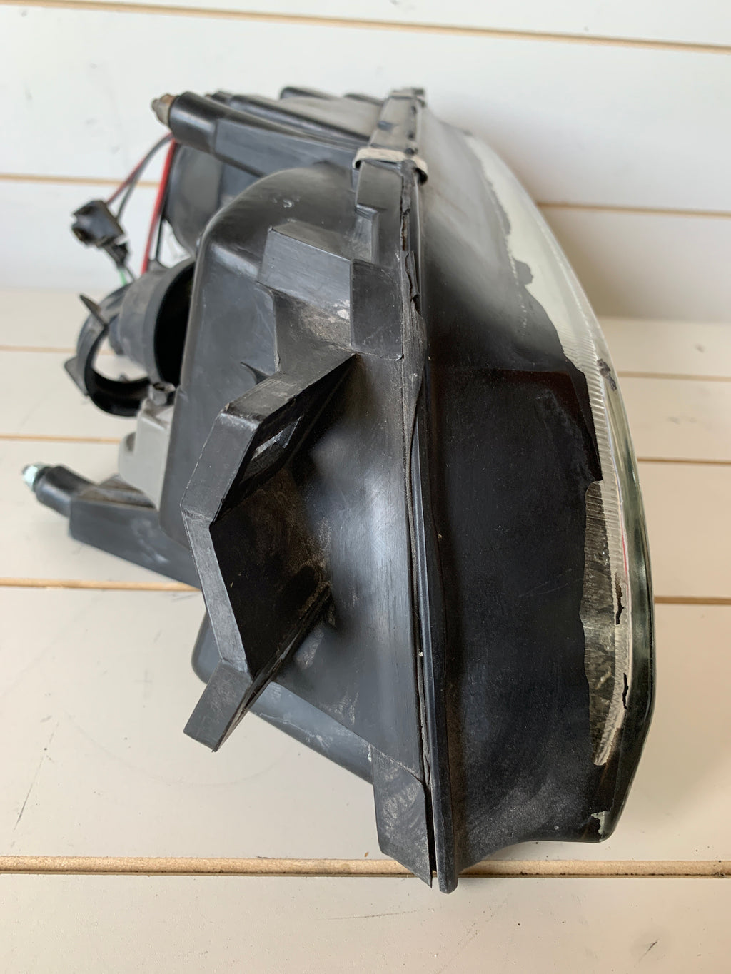 LEFT Headlight, R32