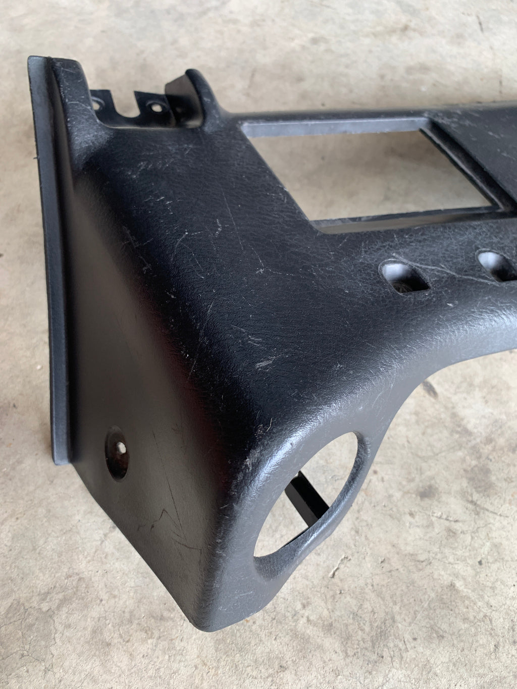 Lower Dash Panel, R32