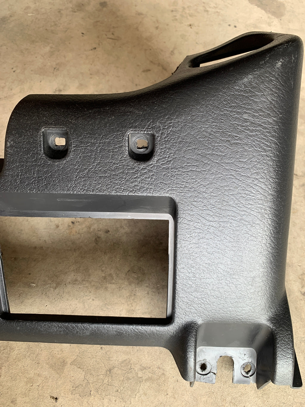 Lower Dash Panel, R32