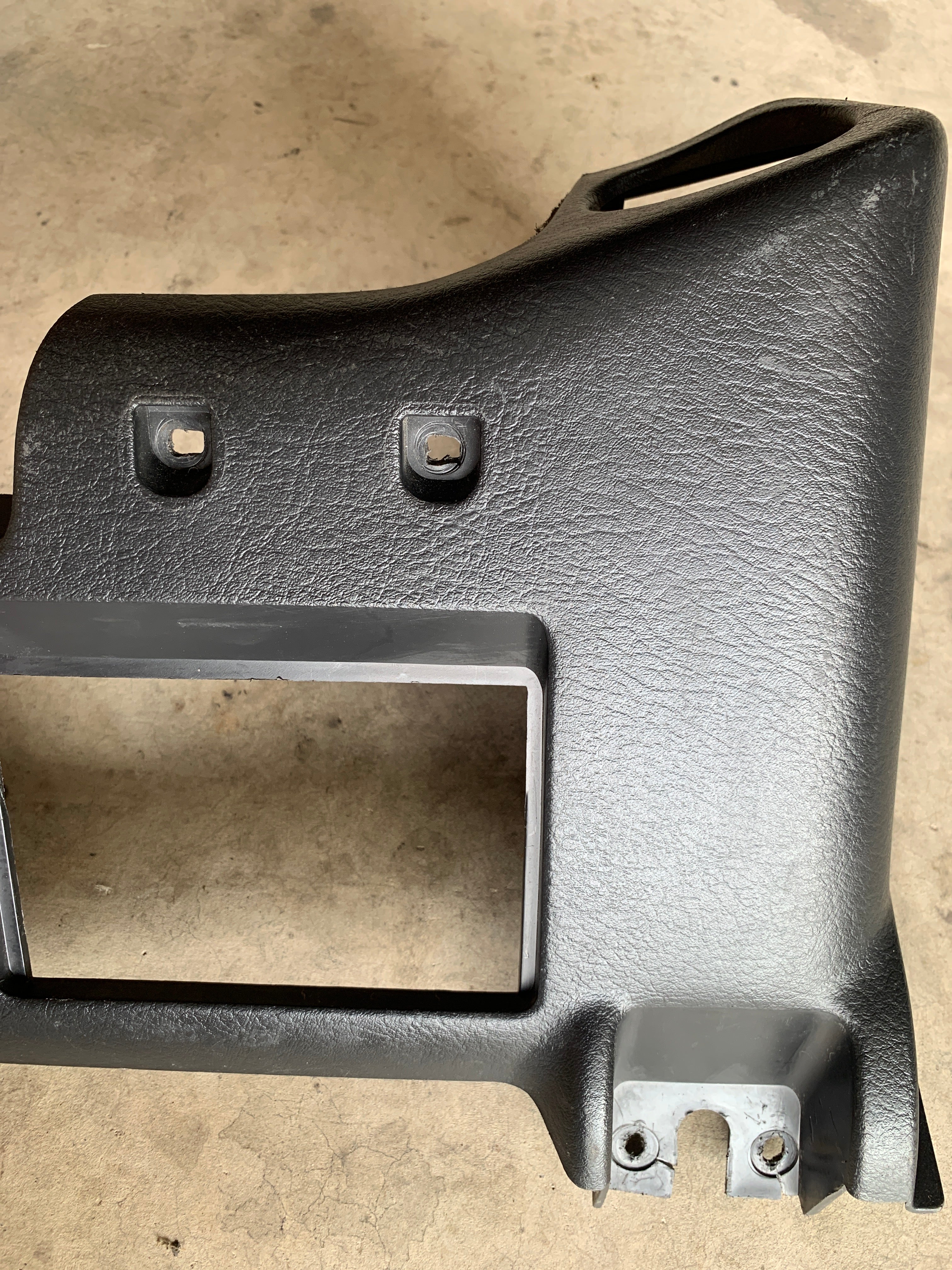 Lower Dash Panel, R32