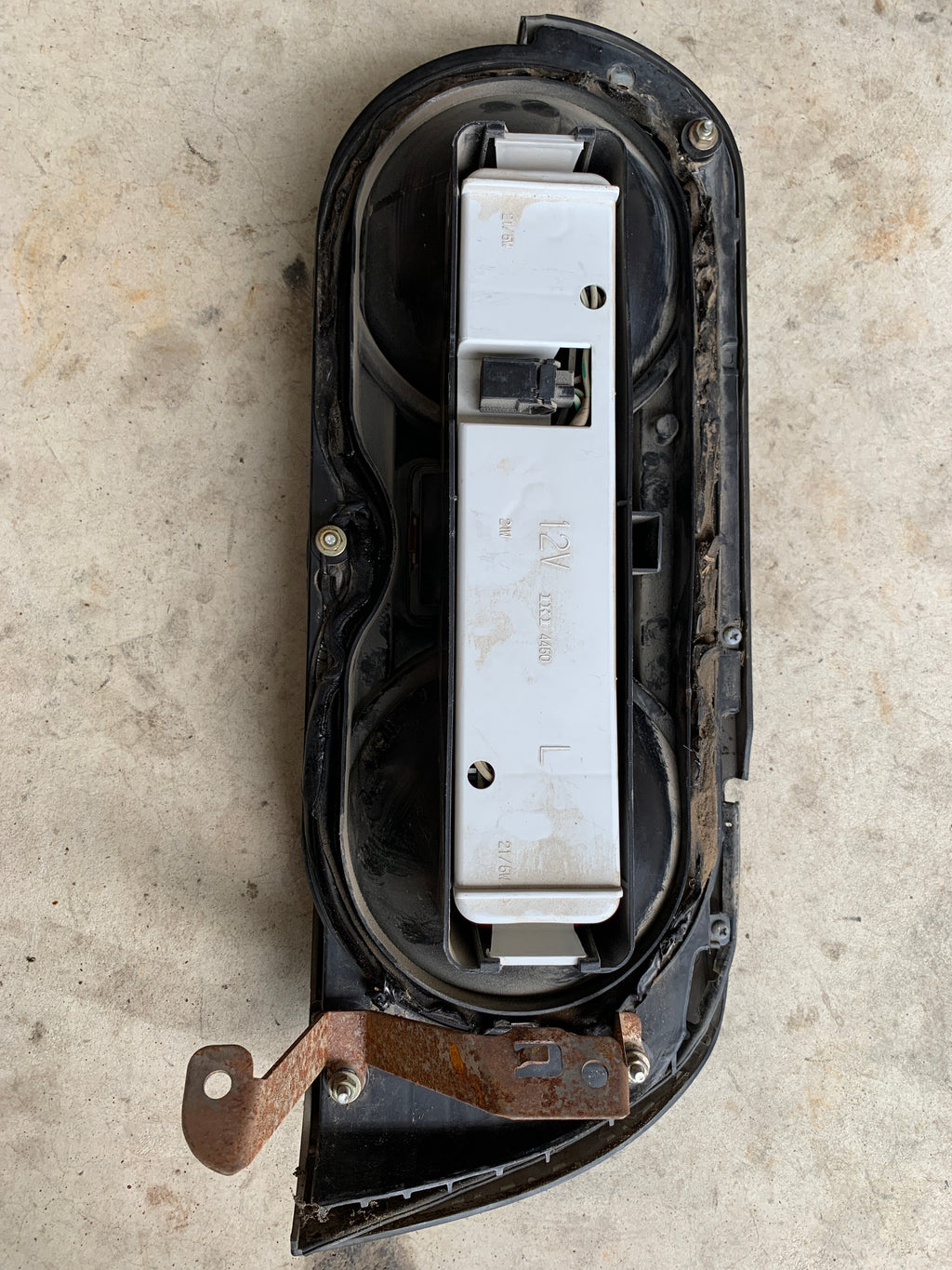 Tail lights, R32 Coupe