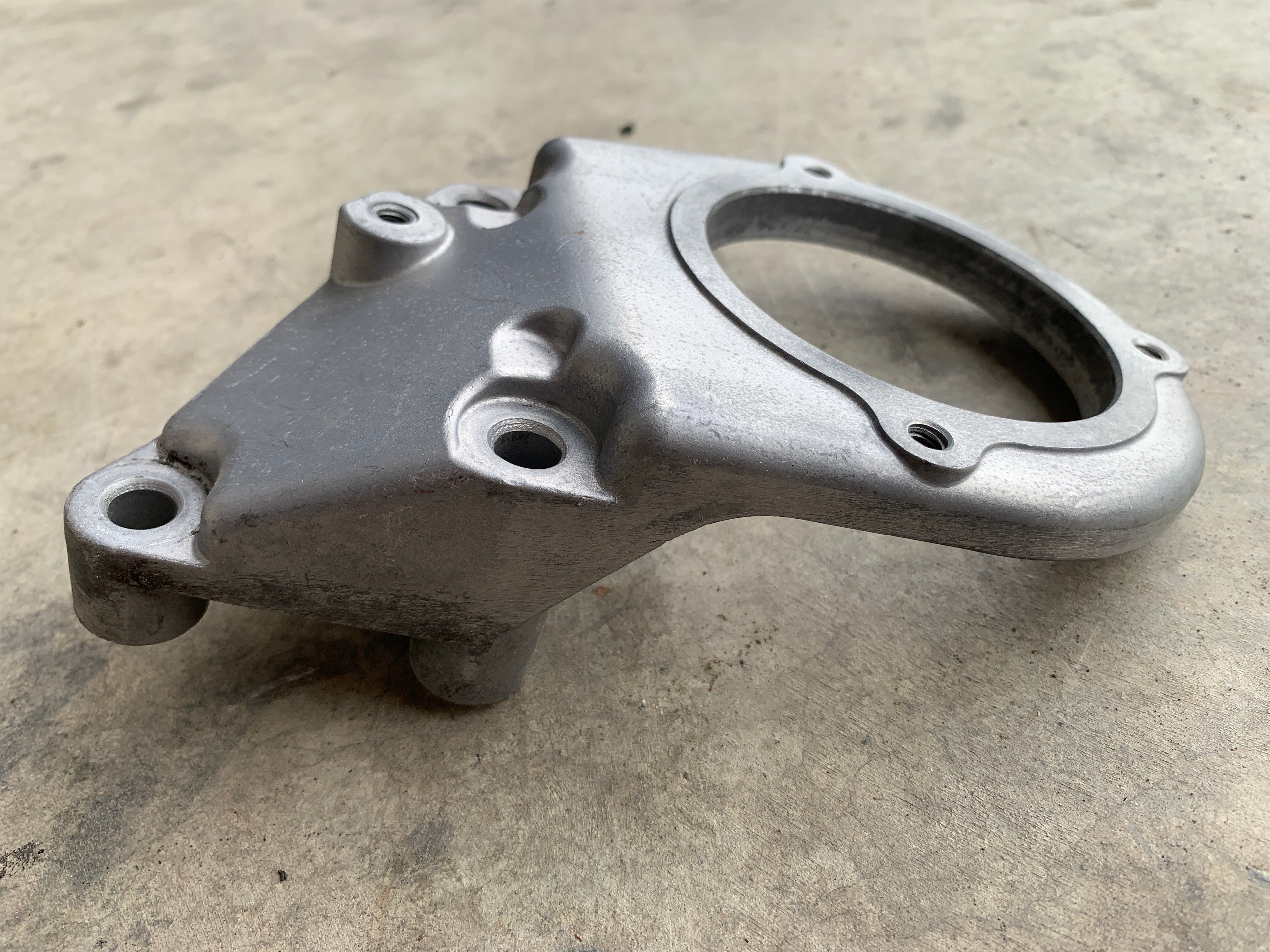 CAS Holder, R32