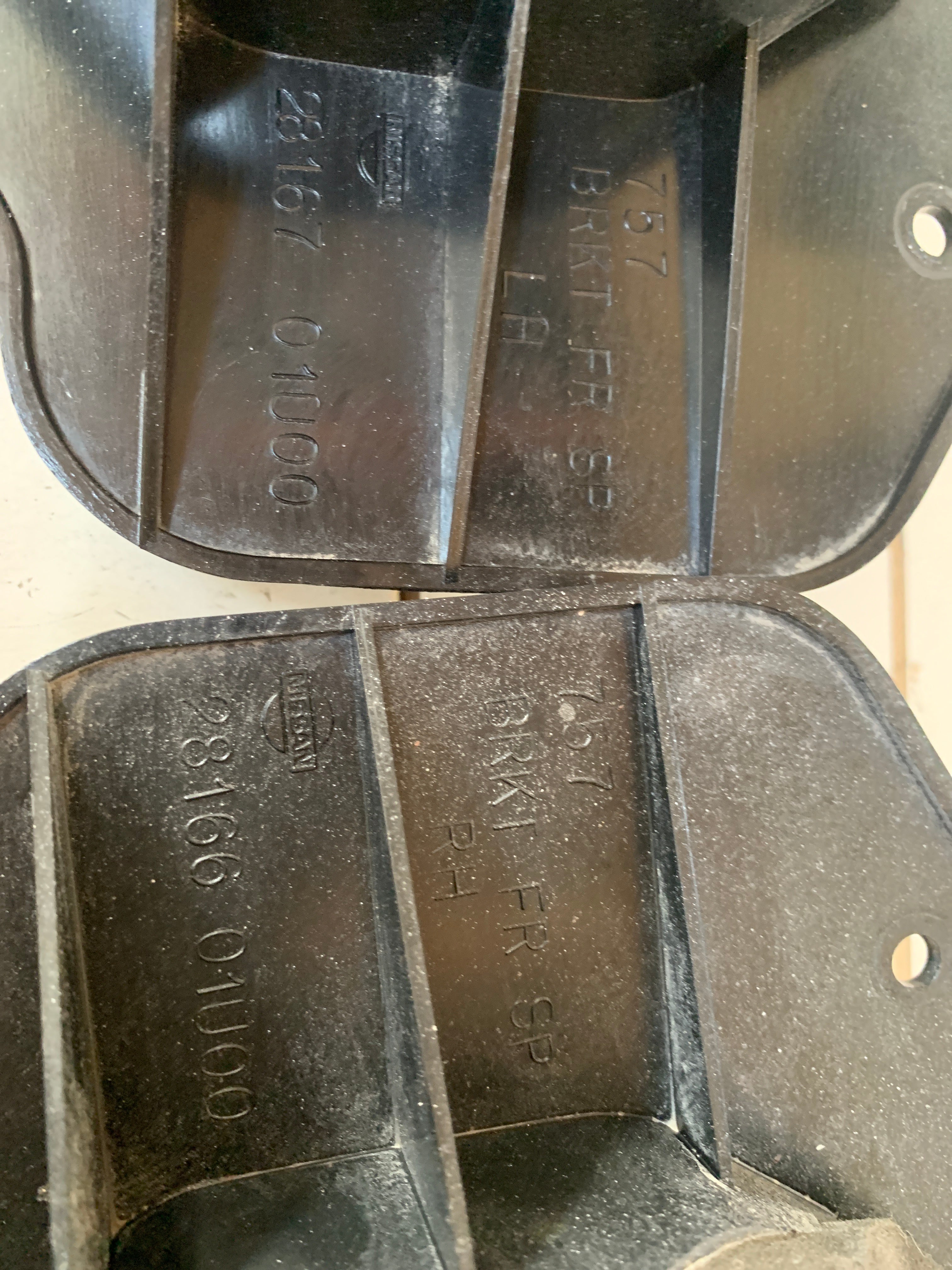 Front Speakers Holders, R32