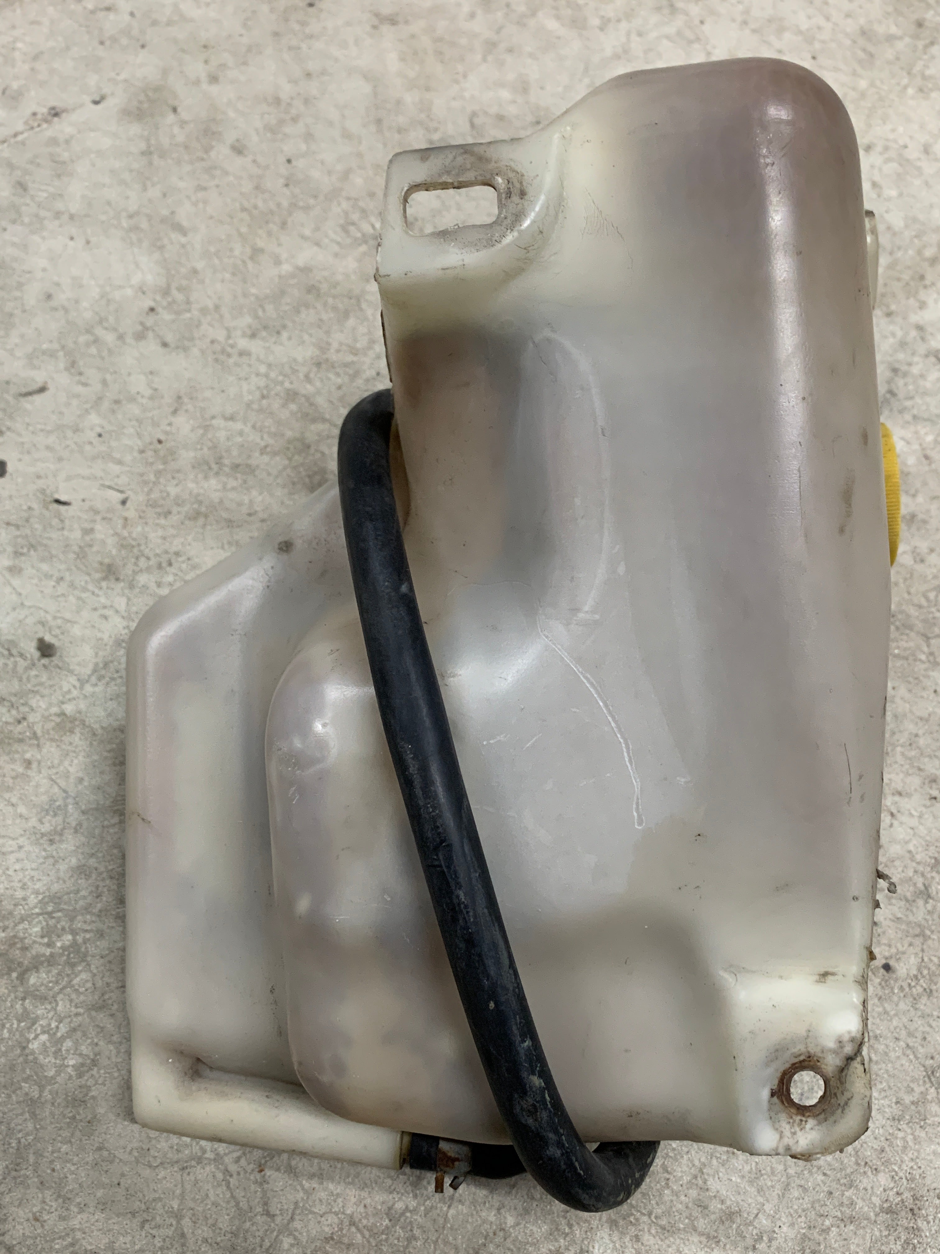 Radiator Overflow, R32