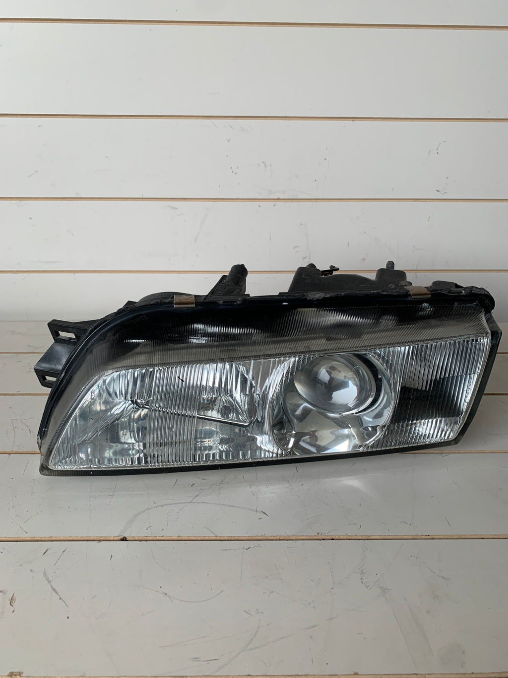 LEFT Head Light, R32