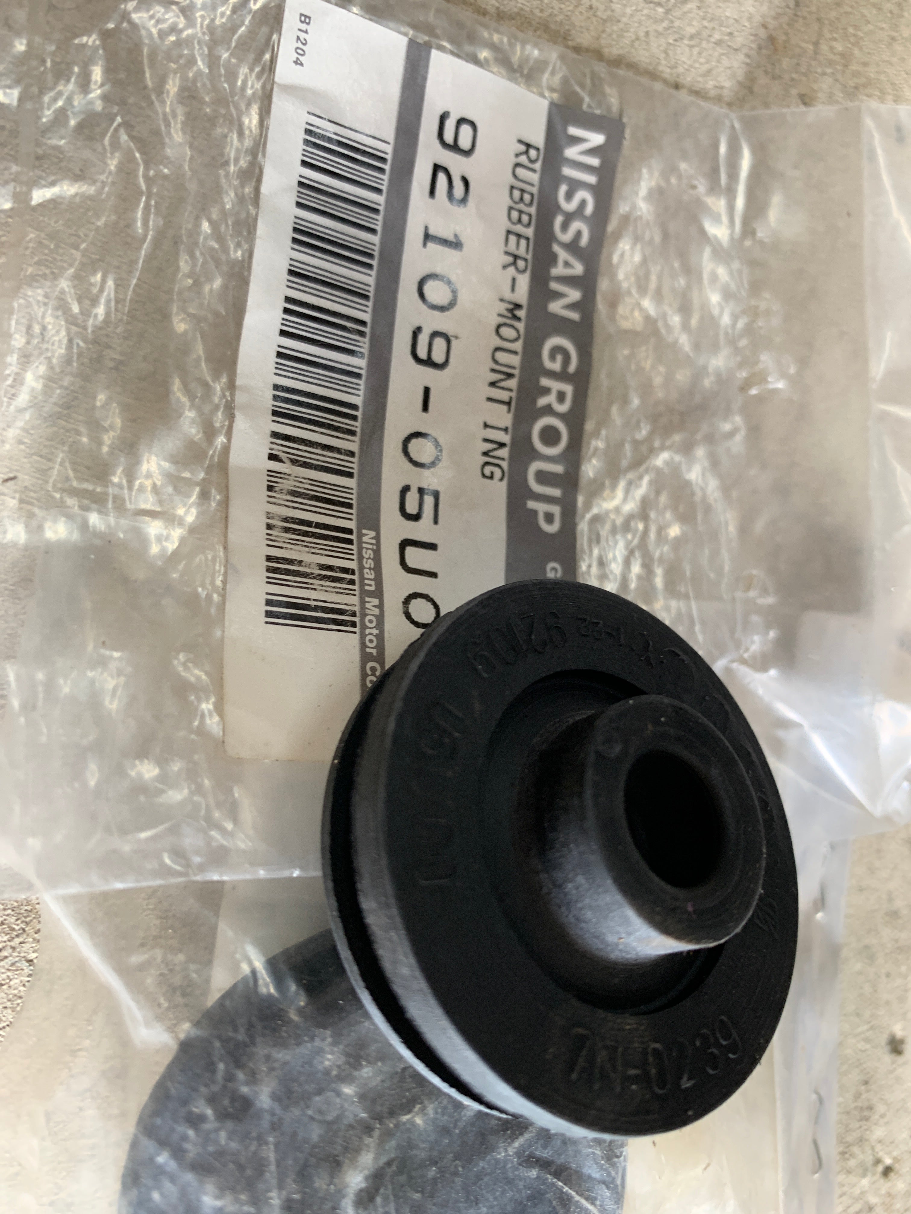 NEW Genuine Intercooler Rubber Mount, R32 GTR
