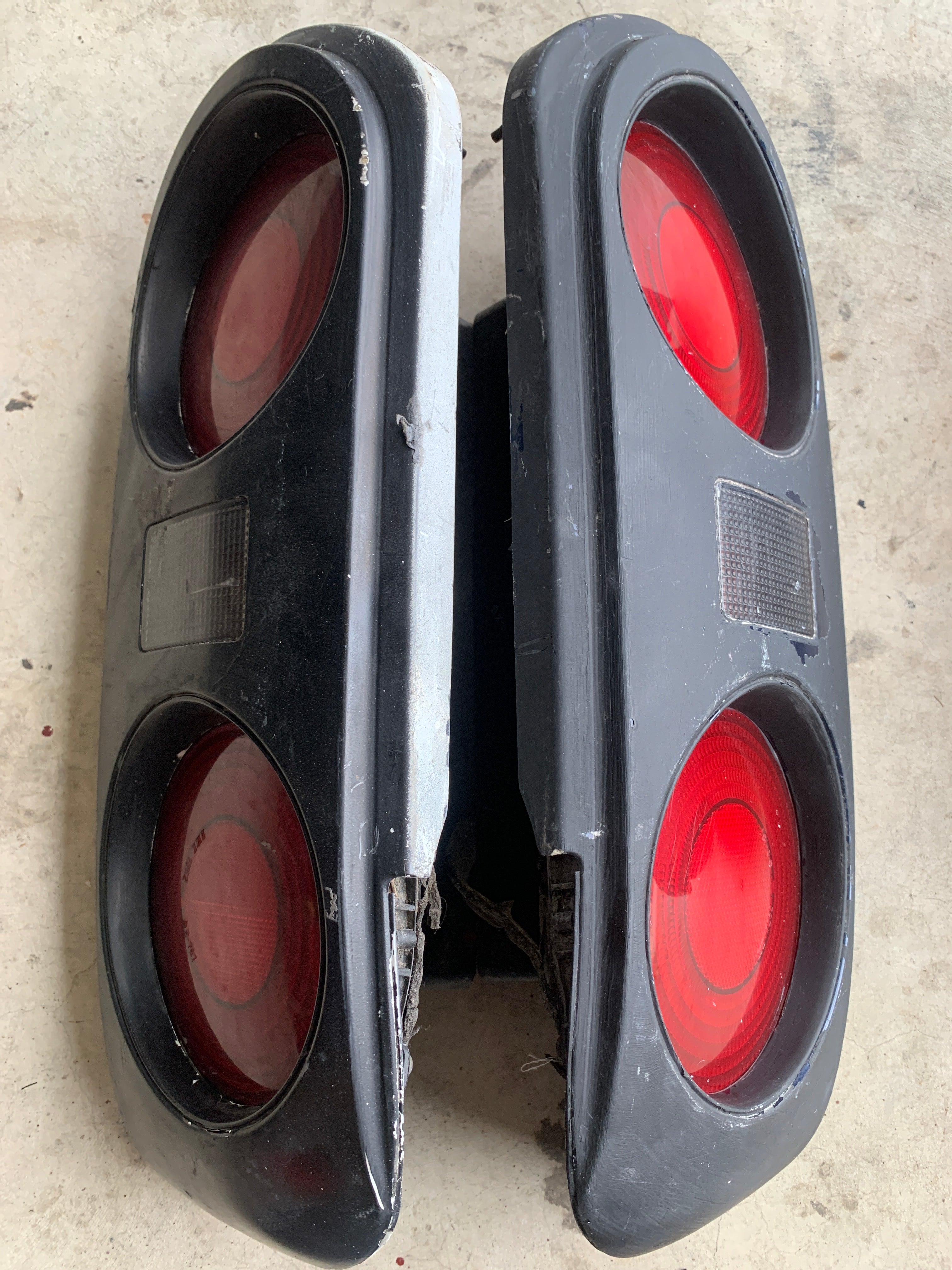Tail lights, R32 Coupe