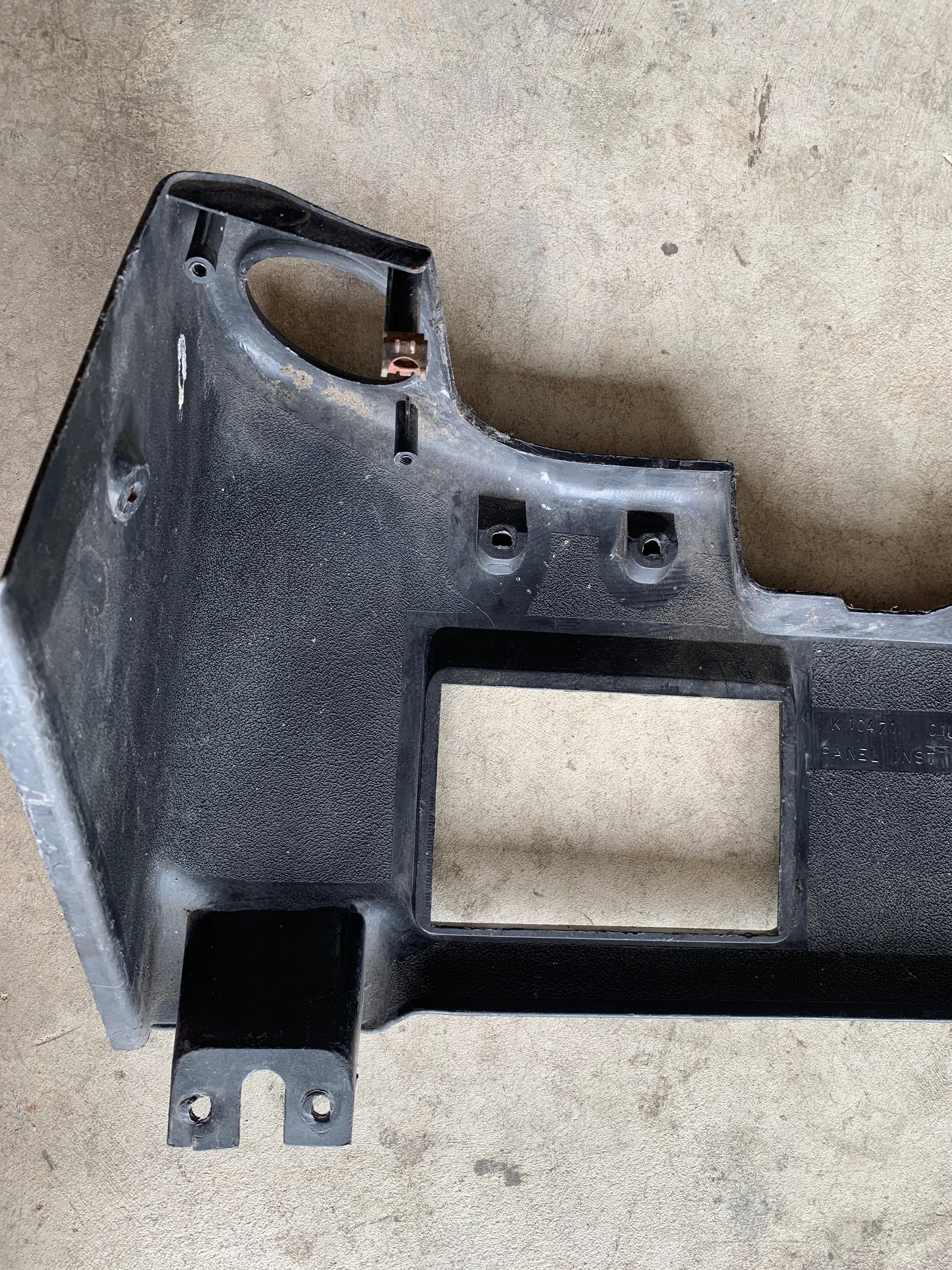 Lower Dash Panel, R32