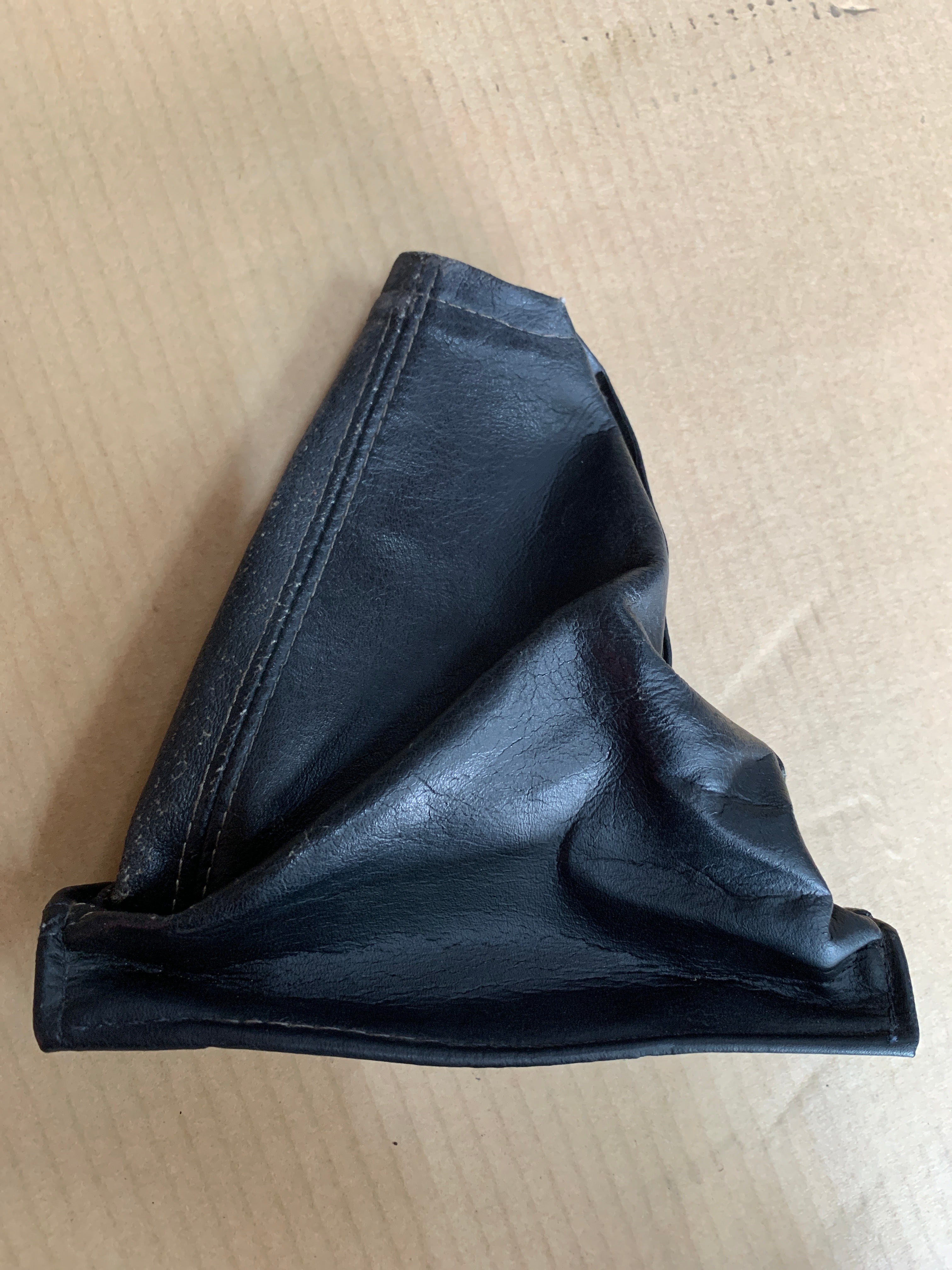 Hand Brake Boot, R32