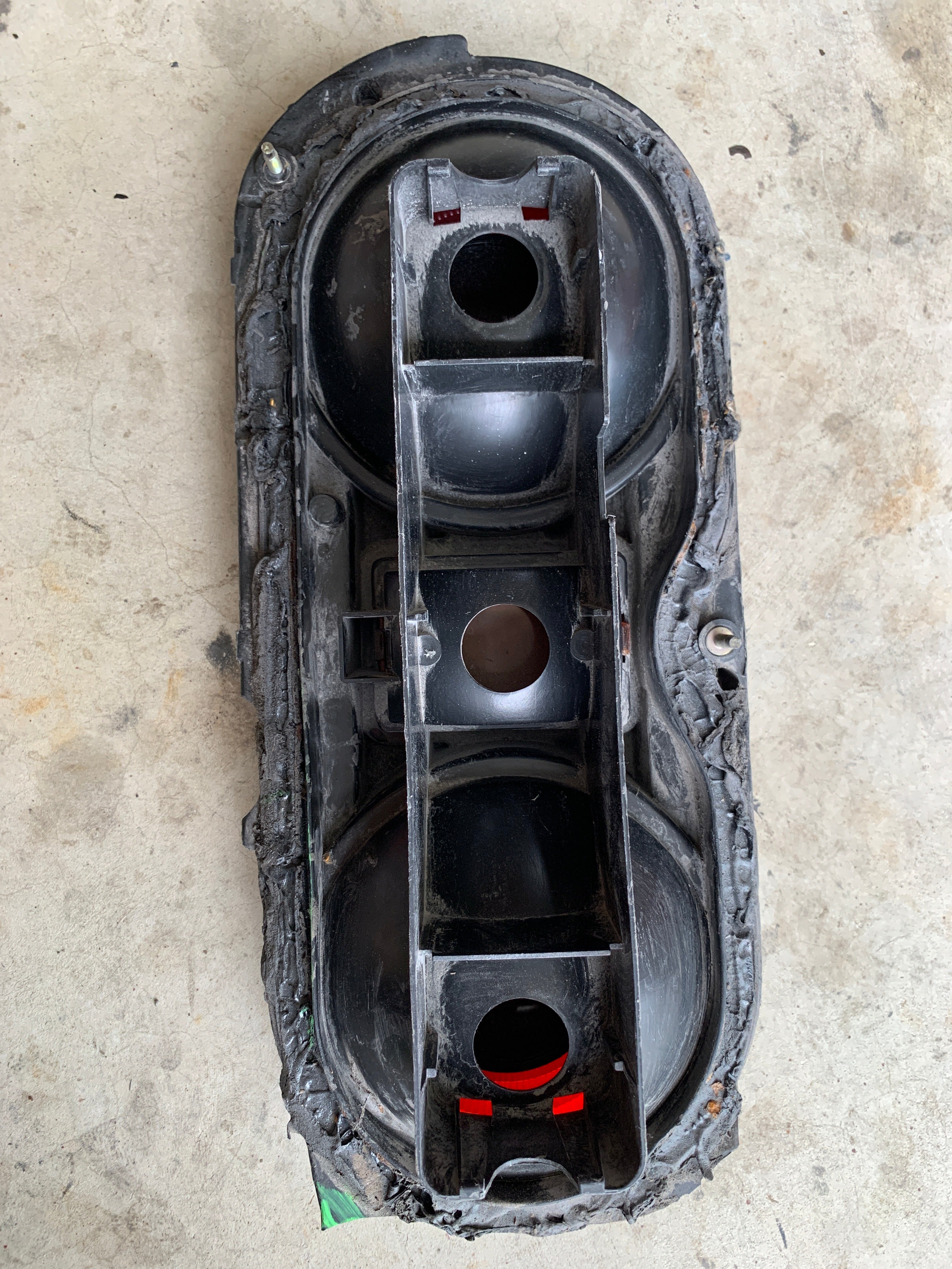 Damaged RIGHT Tail light, R32 Coupe