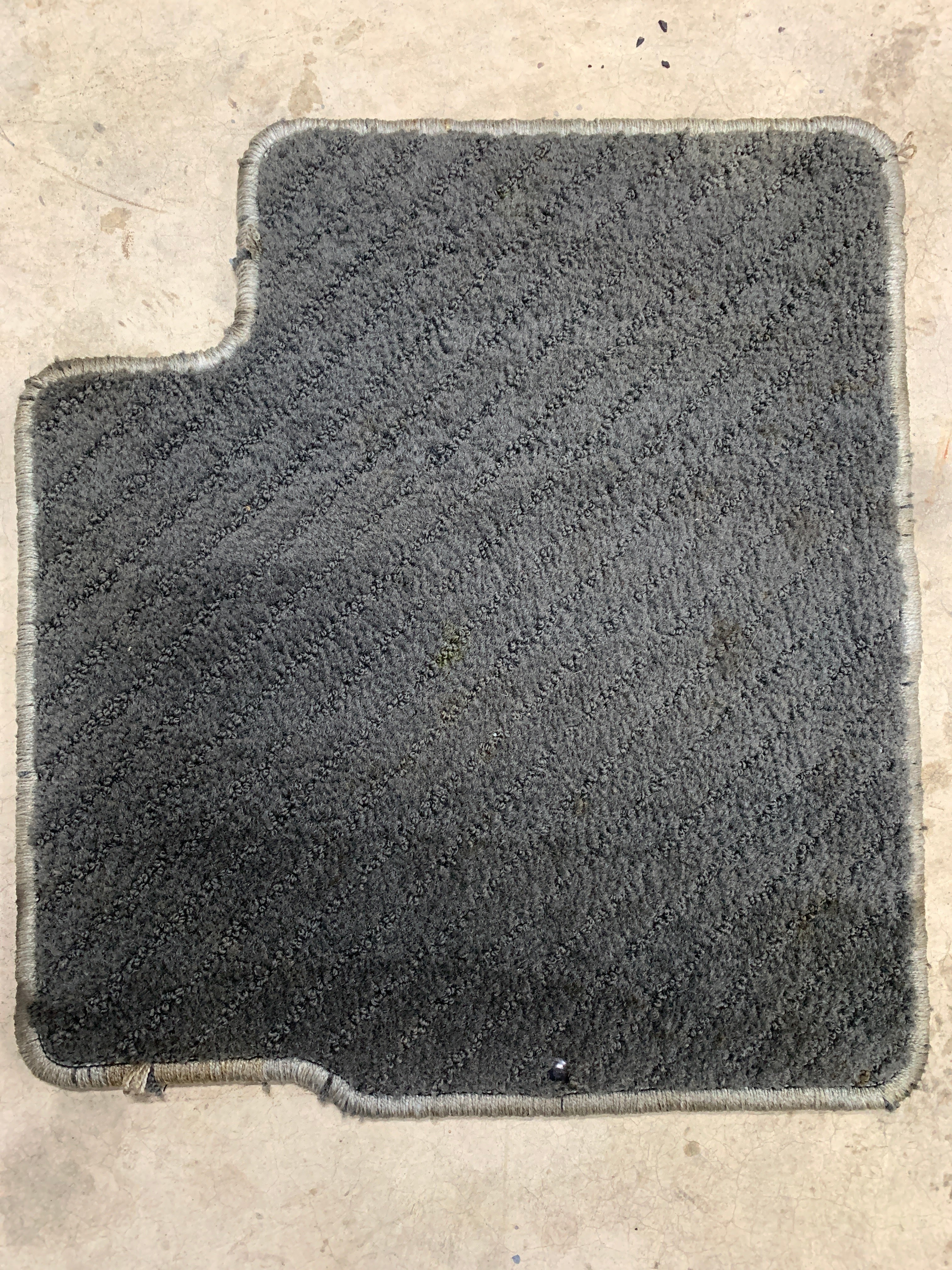 Right Rear Mat, R32