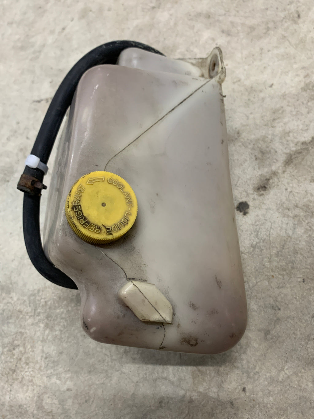 Radiator Overflow, R32