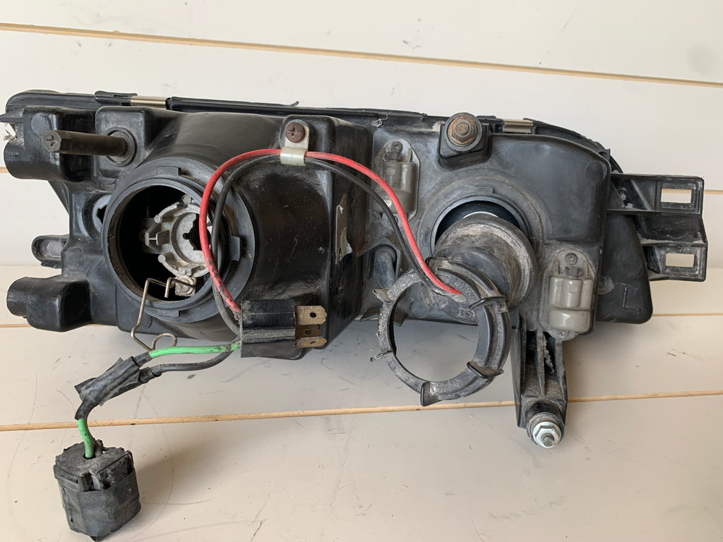 LEFT Headlight, R32