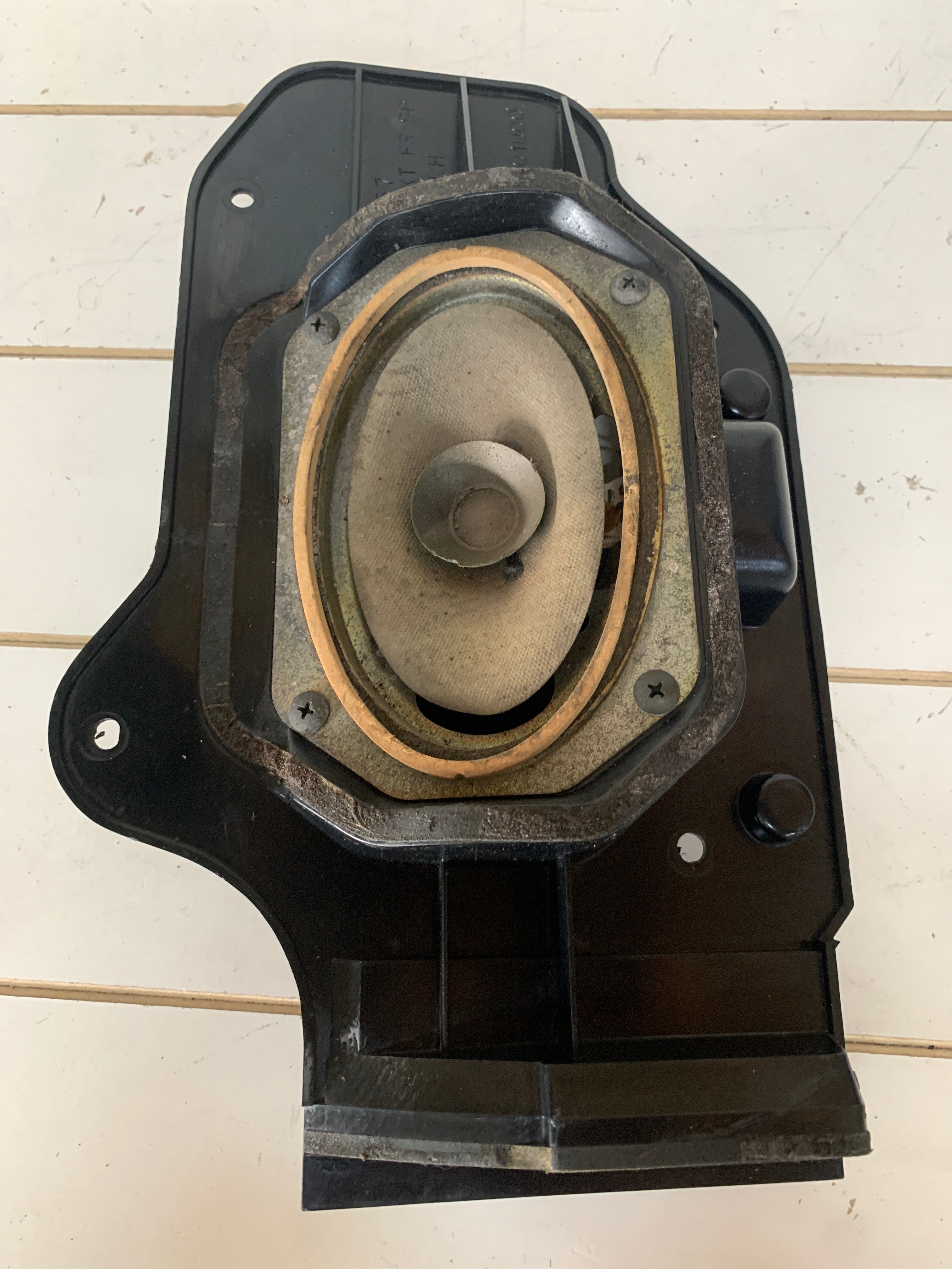 LEFT Front Factory Speaker + Holder, R32