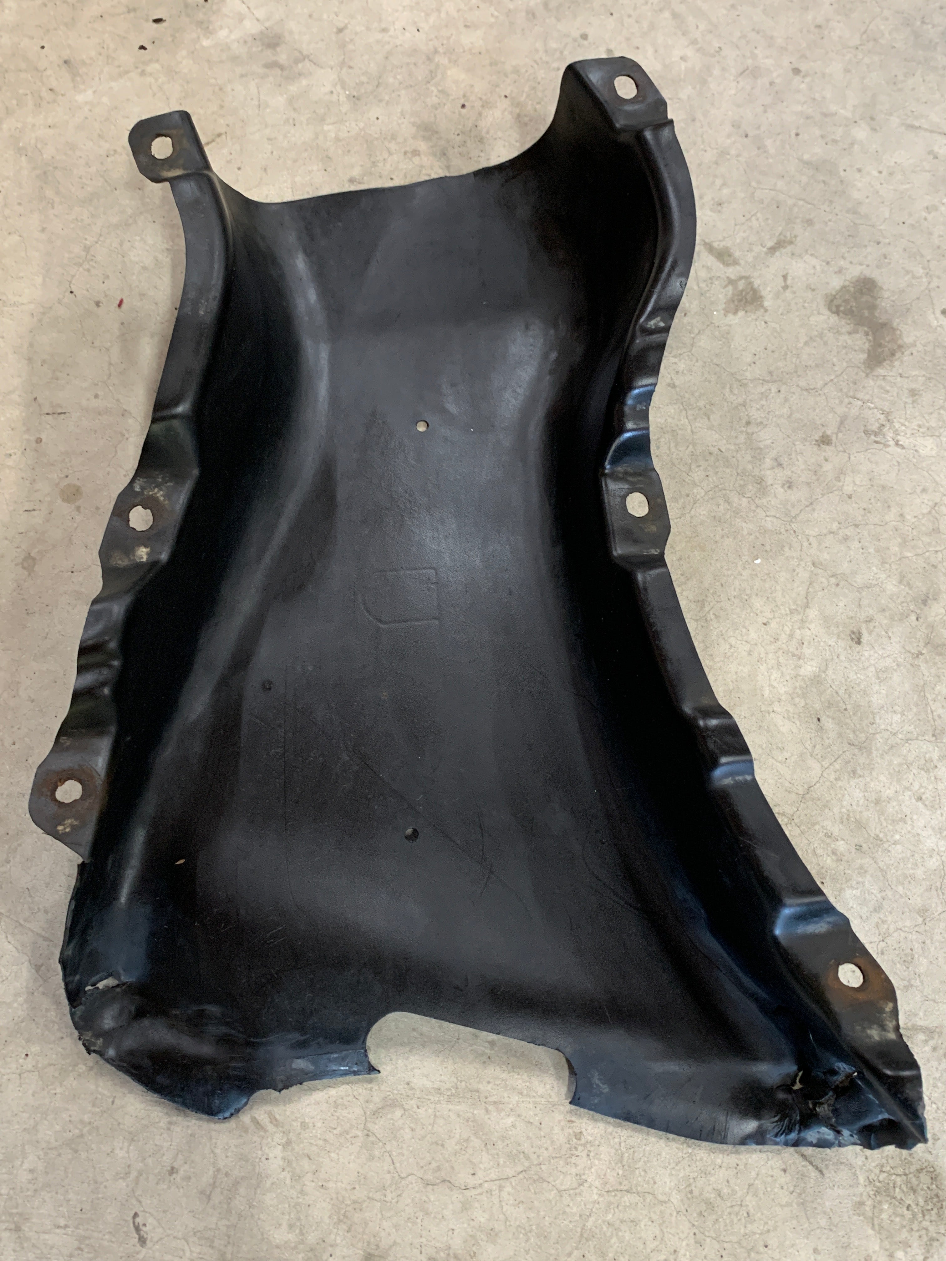 Front RIGHT Guard Liner Duct, R32 GTR – GT-R Parts