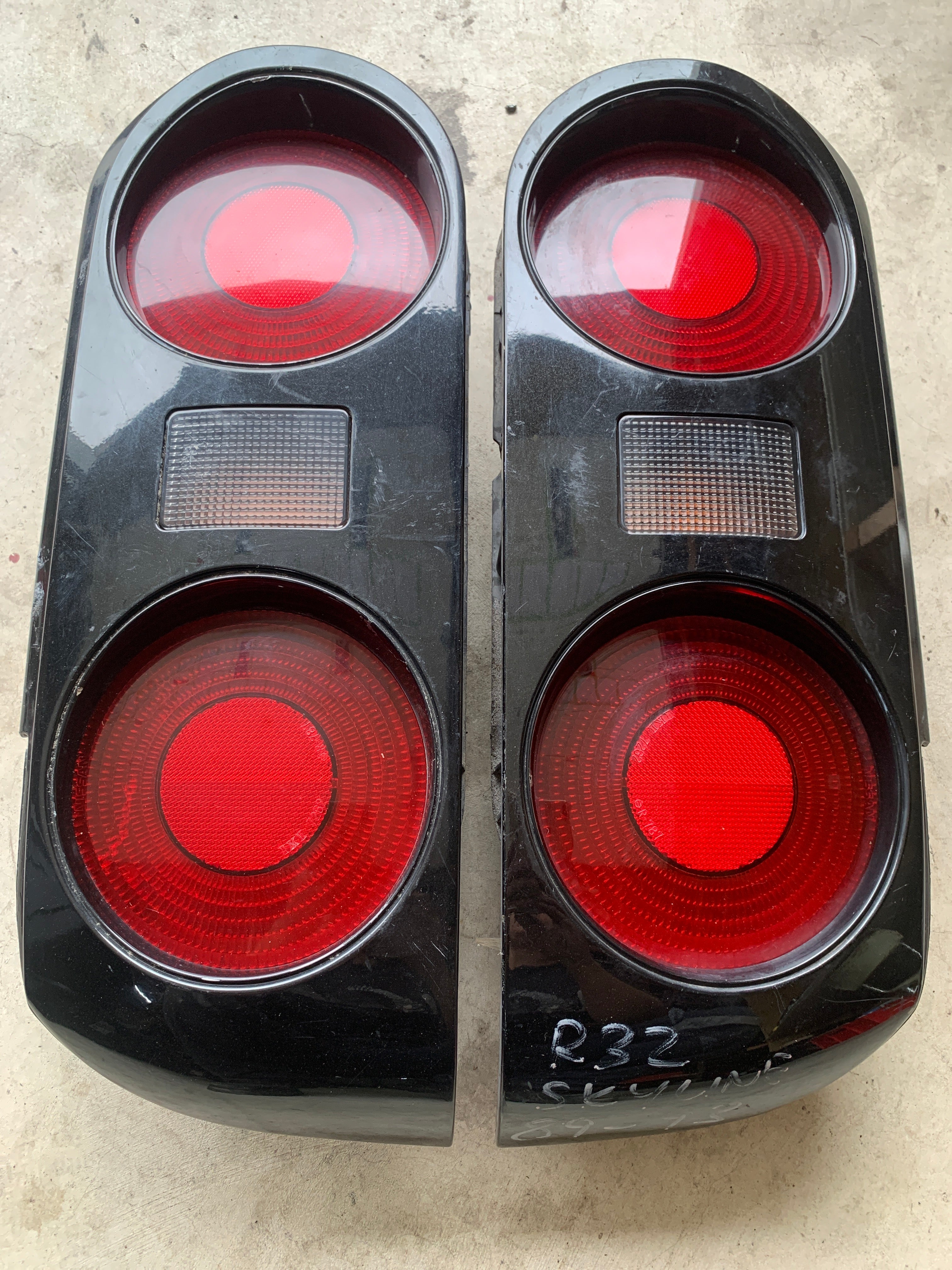 Tail lights, R32 Coupe