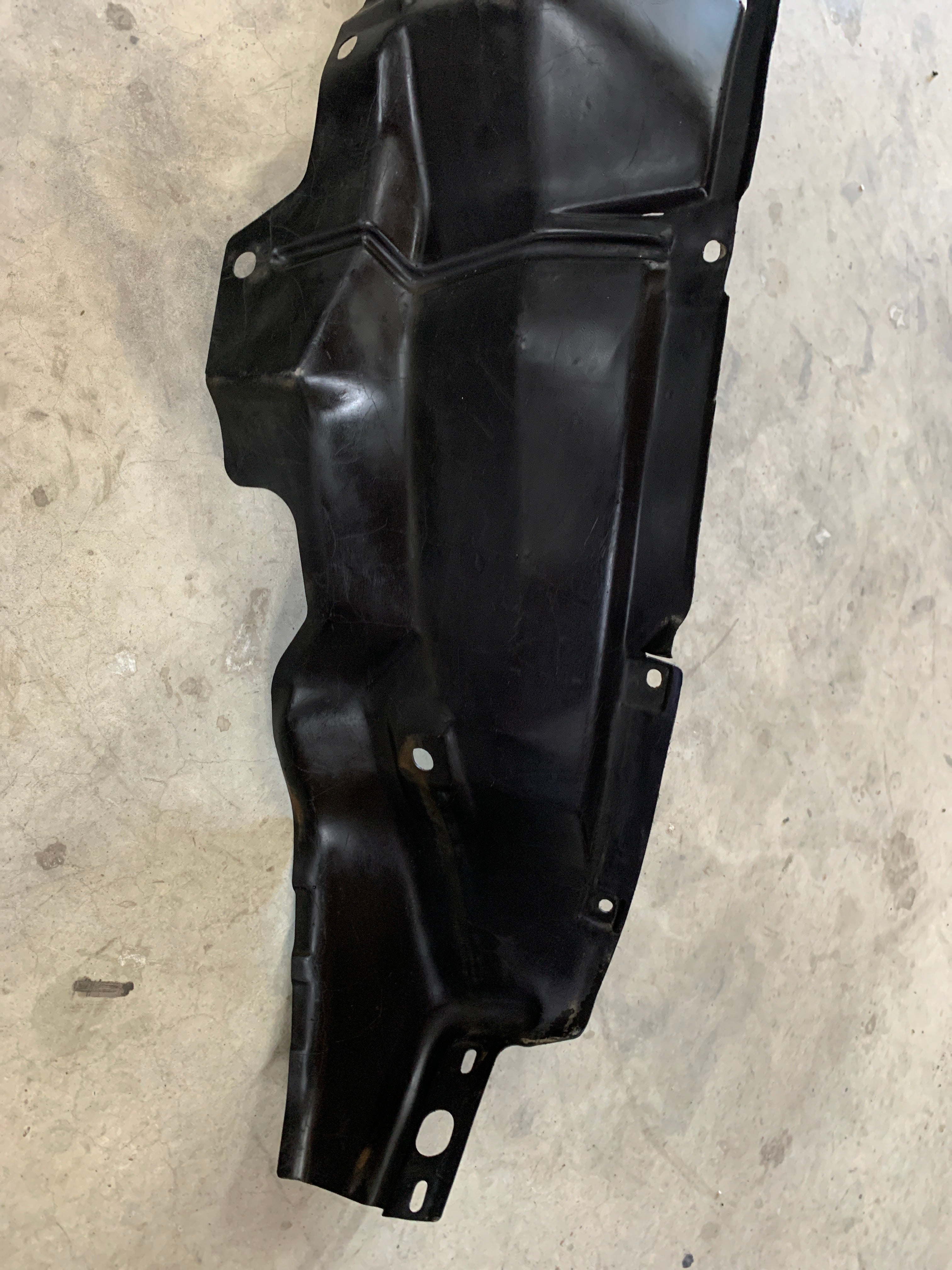 Front LEFT Guard Liner (back), R32 GTR