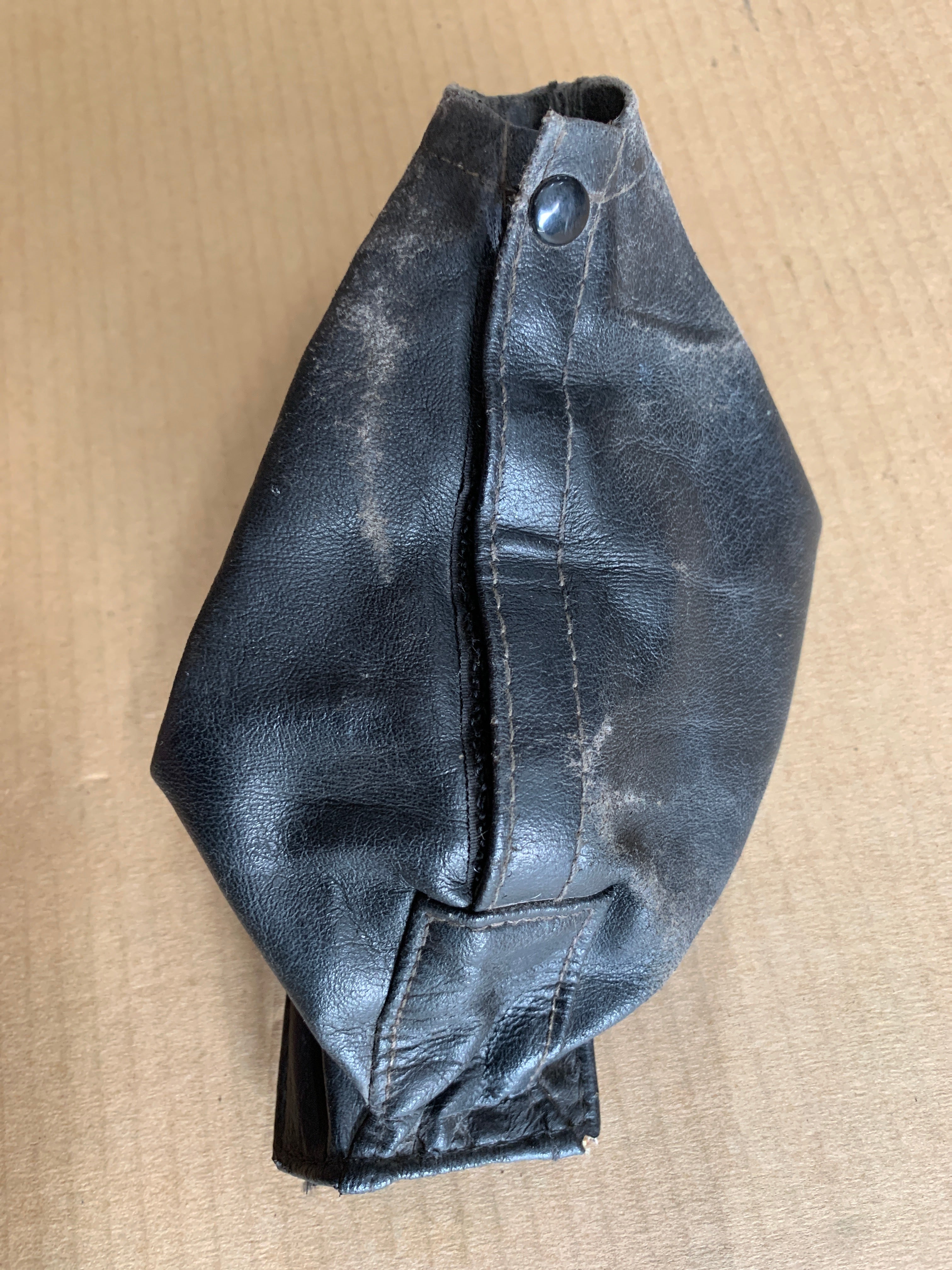 Hand Brake Boot, R32
